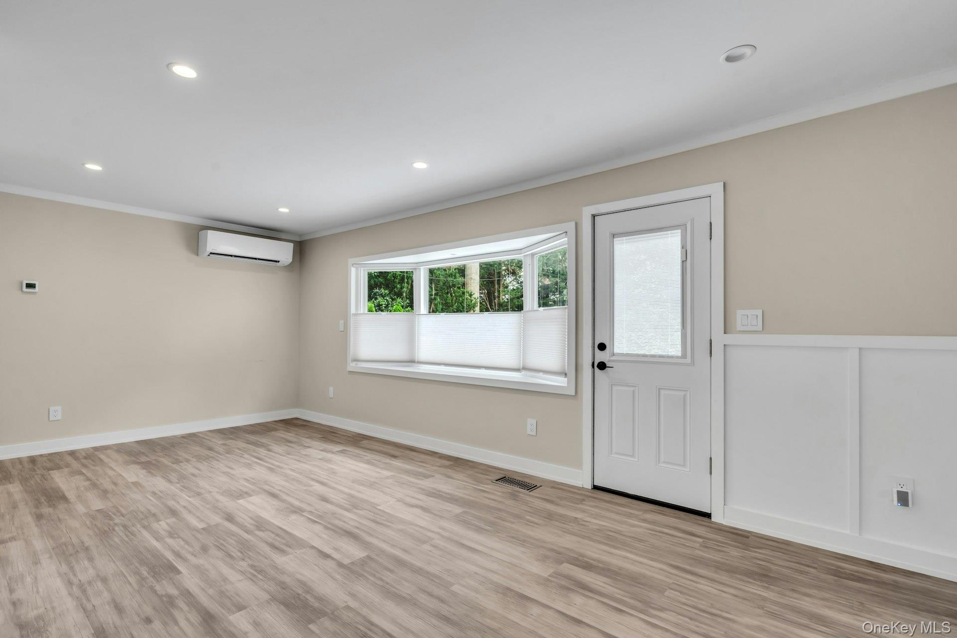 20 Robert Road, Glen Cove, NY 11542