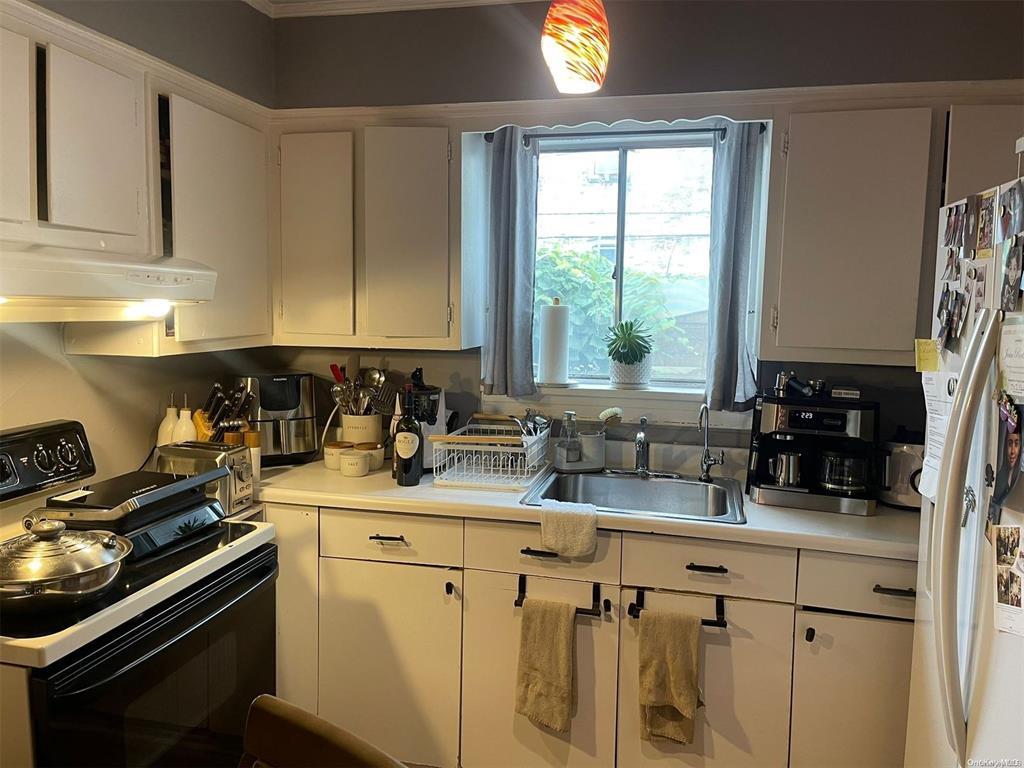 147 Essex Street, Brooklyn, NY 11208