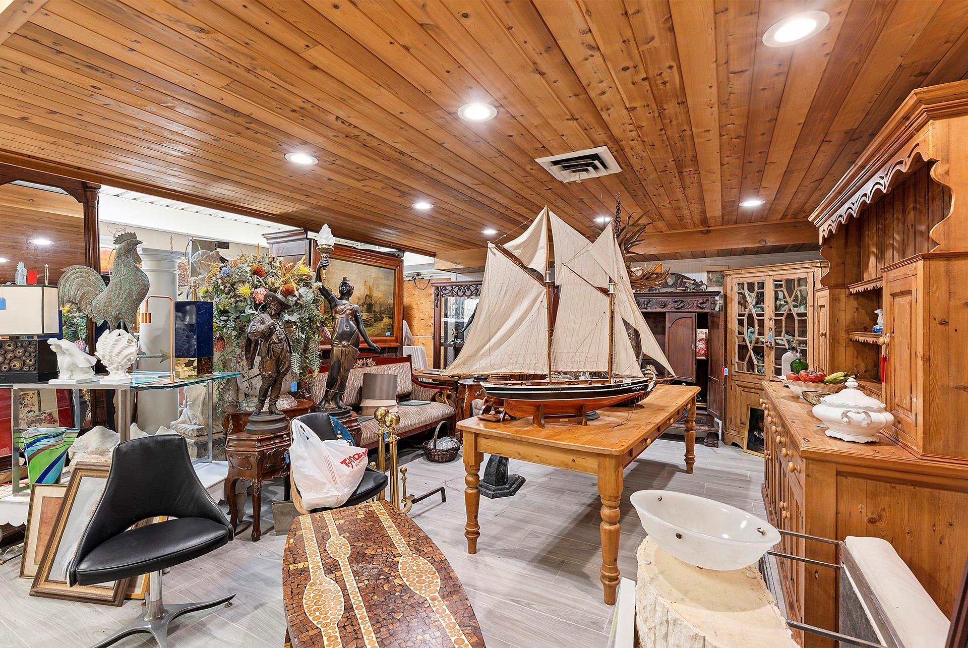 69465 Main Road, Greenport, NY 11944