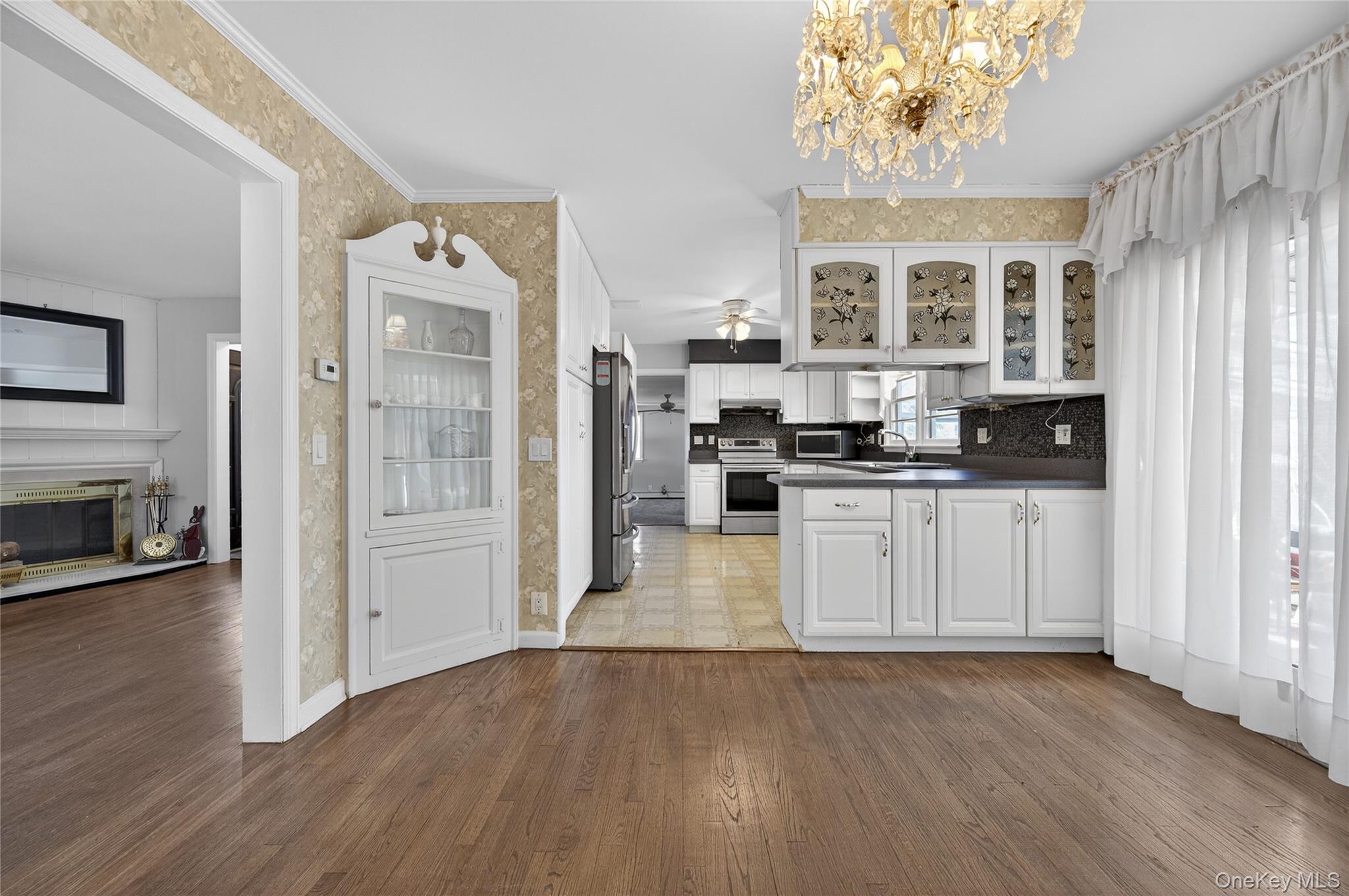 8 Crestwood Drive, Huntington Station, NY 11746