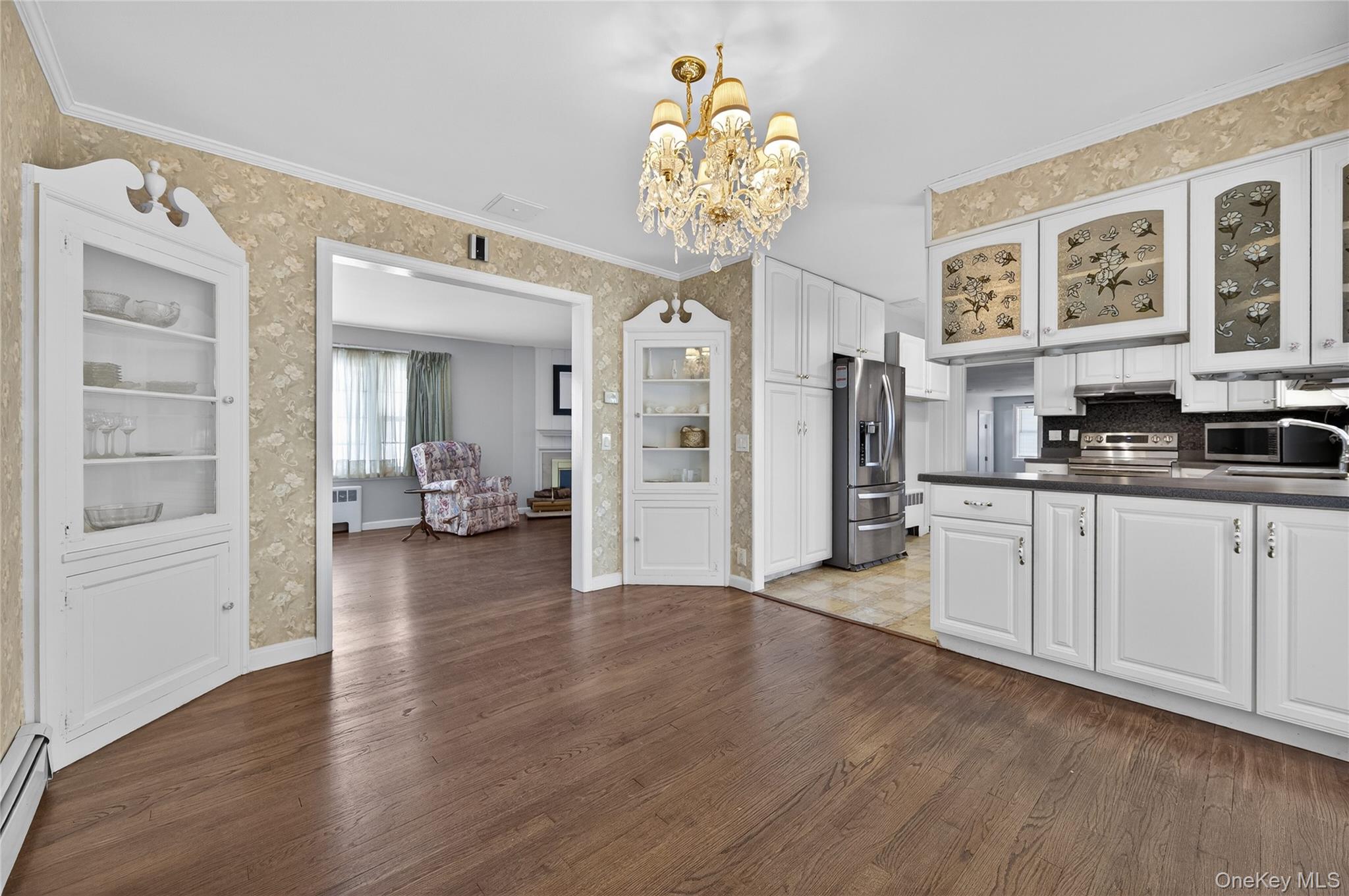 8 Crestwood Drive, Huntington Station, NY 11746