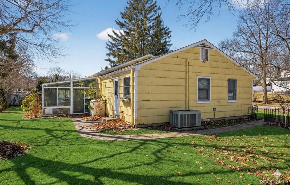 8 Crestwood Drive, Huntington Station, NY 11746