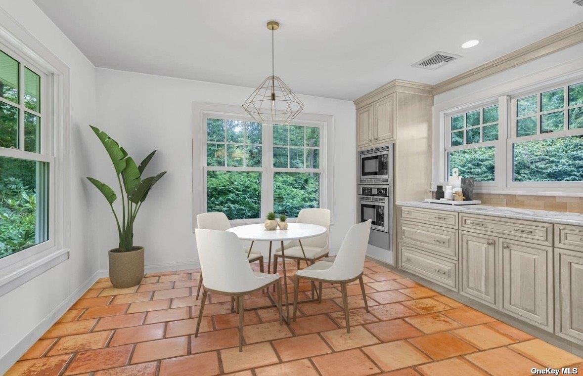 1 Breeze Hill Road, Northport, NY 11768