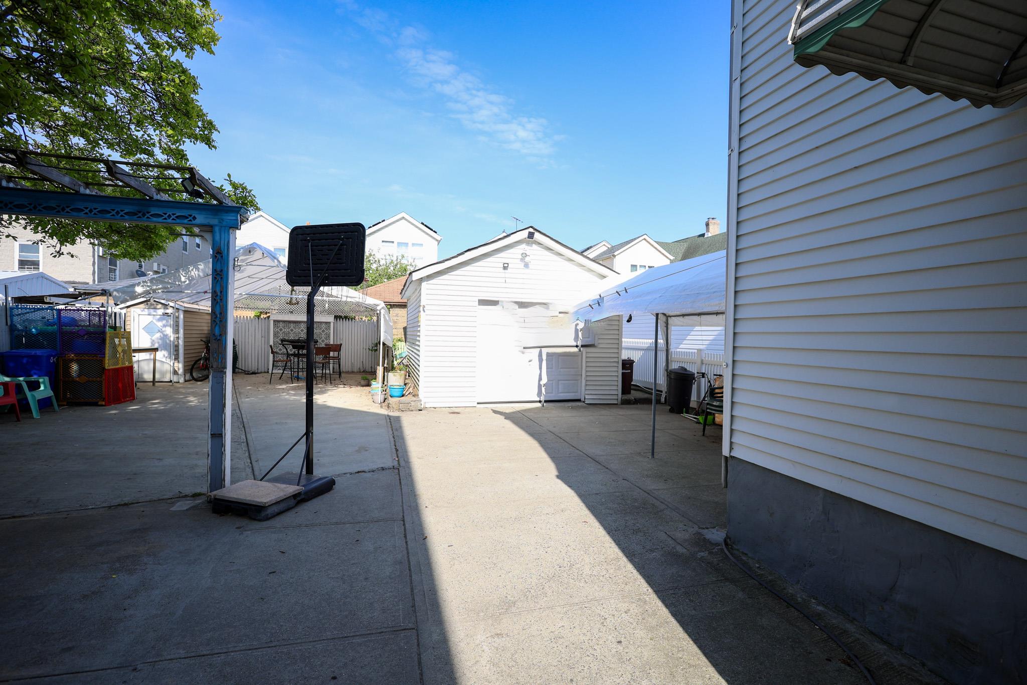 101-23 126th St, Richmond Hill S., NY 11419