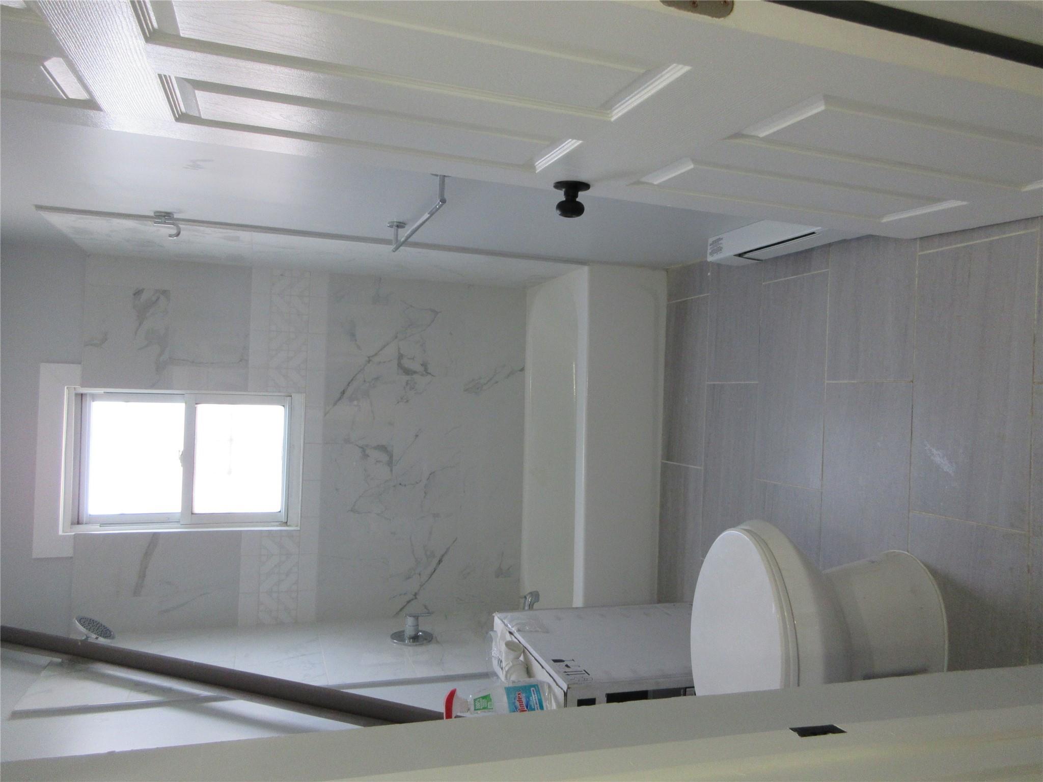 949 E 213th Street, Bronx, NY 10469