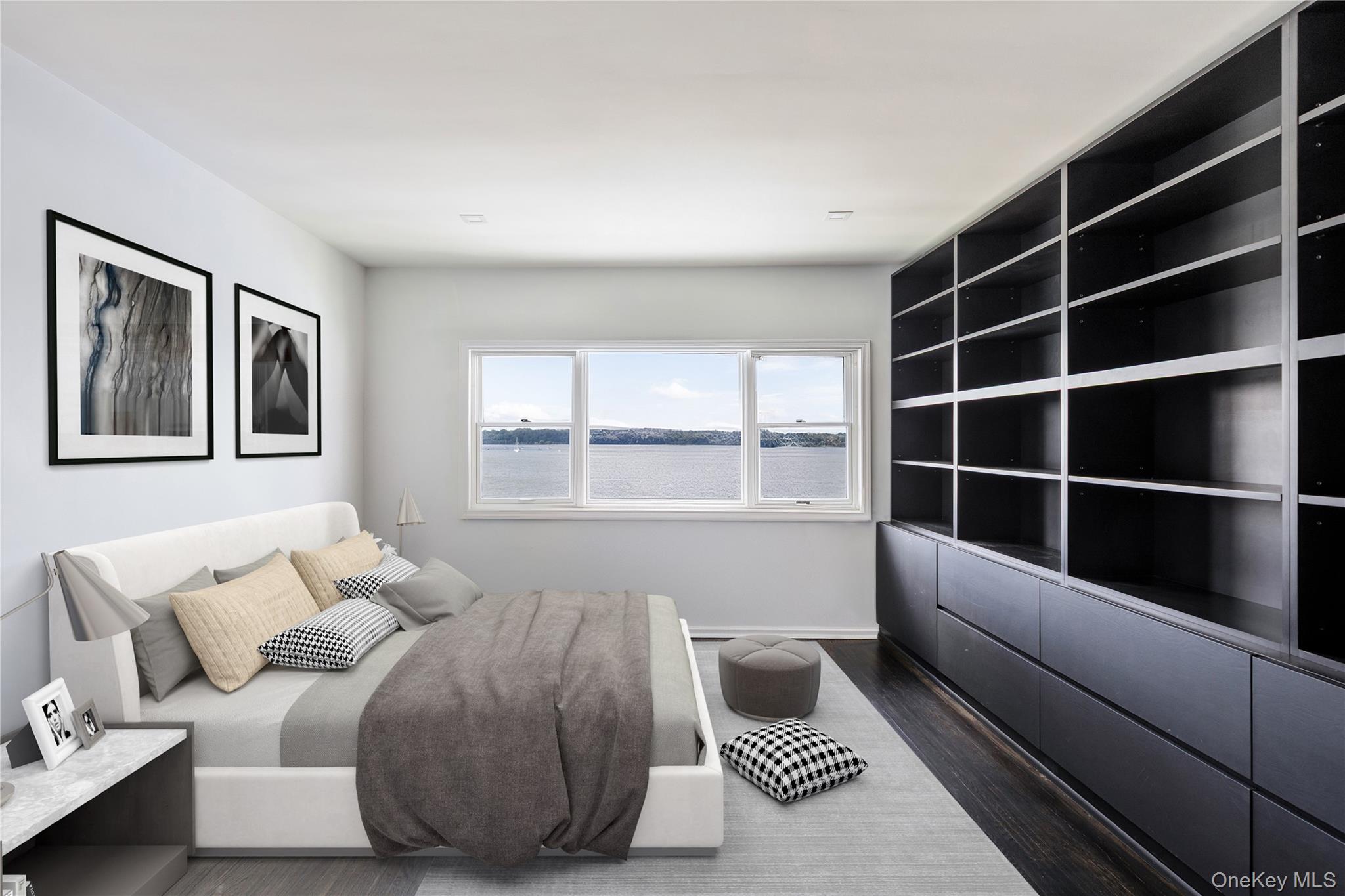 14 Shorecliff Place, Great Neck, NY 11023