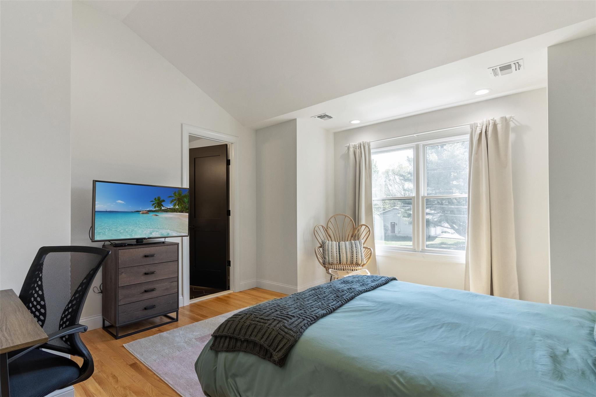 580 Stars Road, East Marion, NY 11939