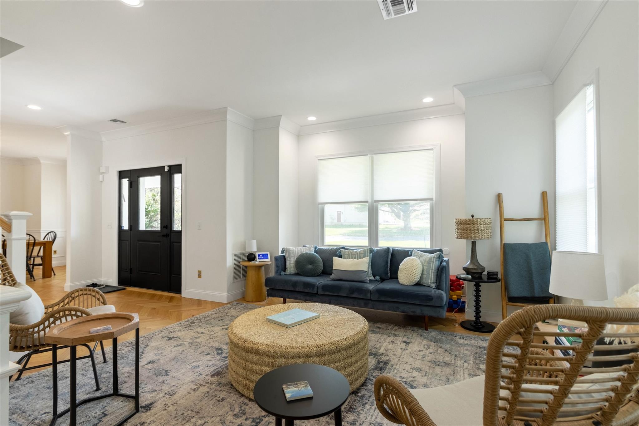 580 Stars Road, East Marion, NY 11939