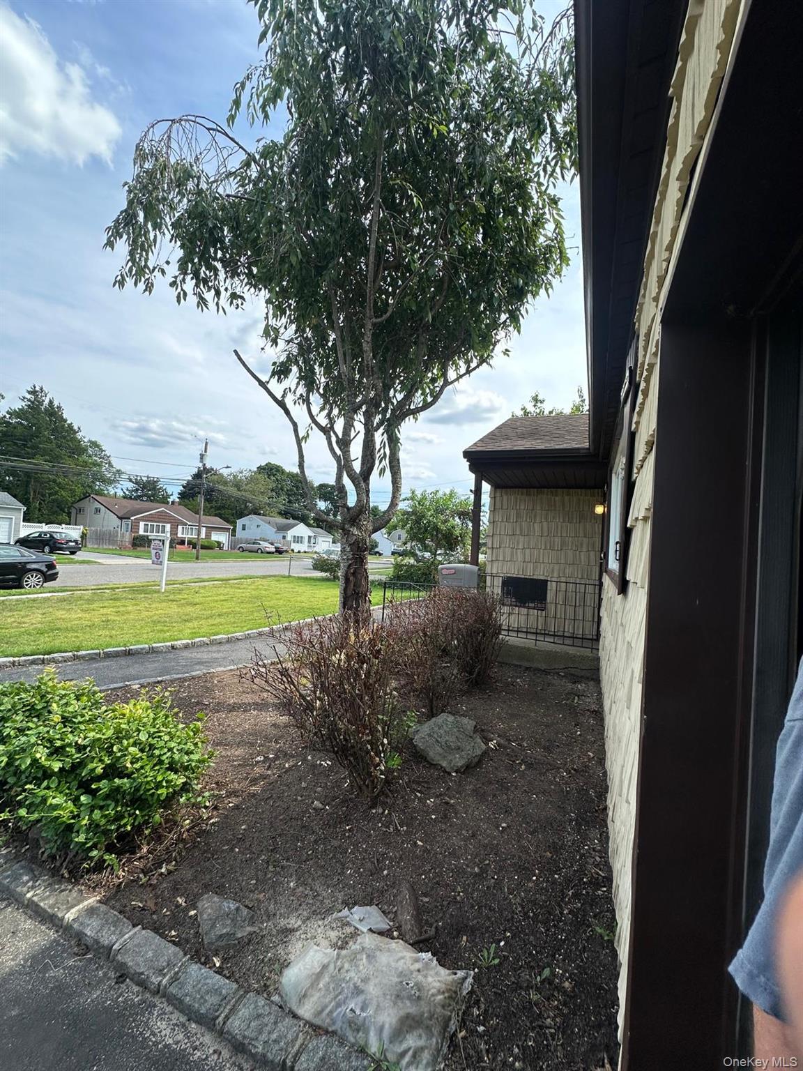 28 Glenda Drive, Deer Park, NY 11729