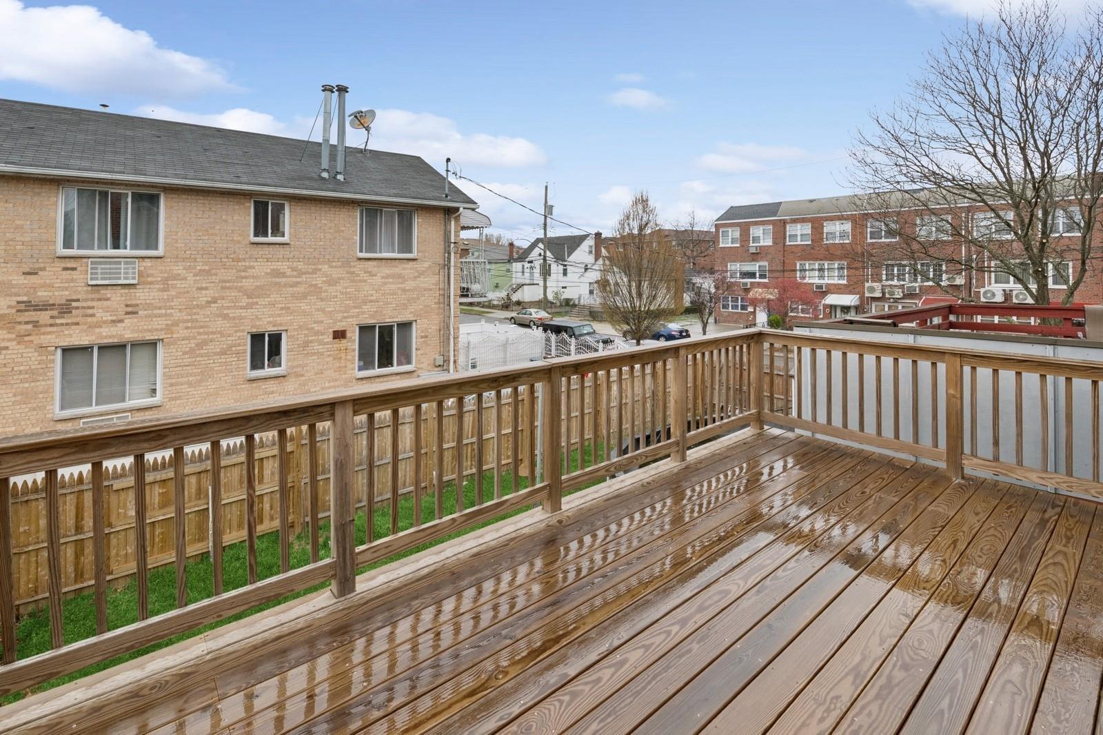 2665 Harding Ave, Bronx, NY 10465