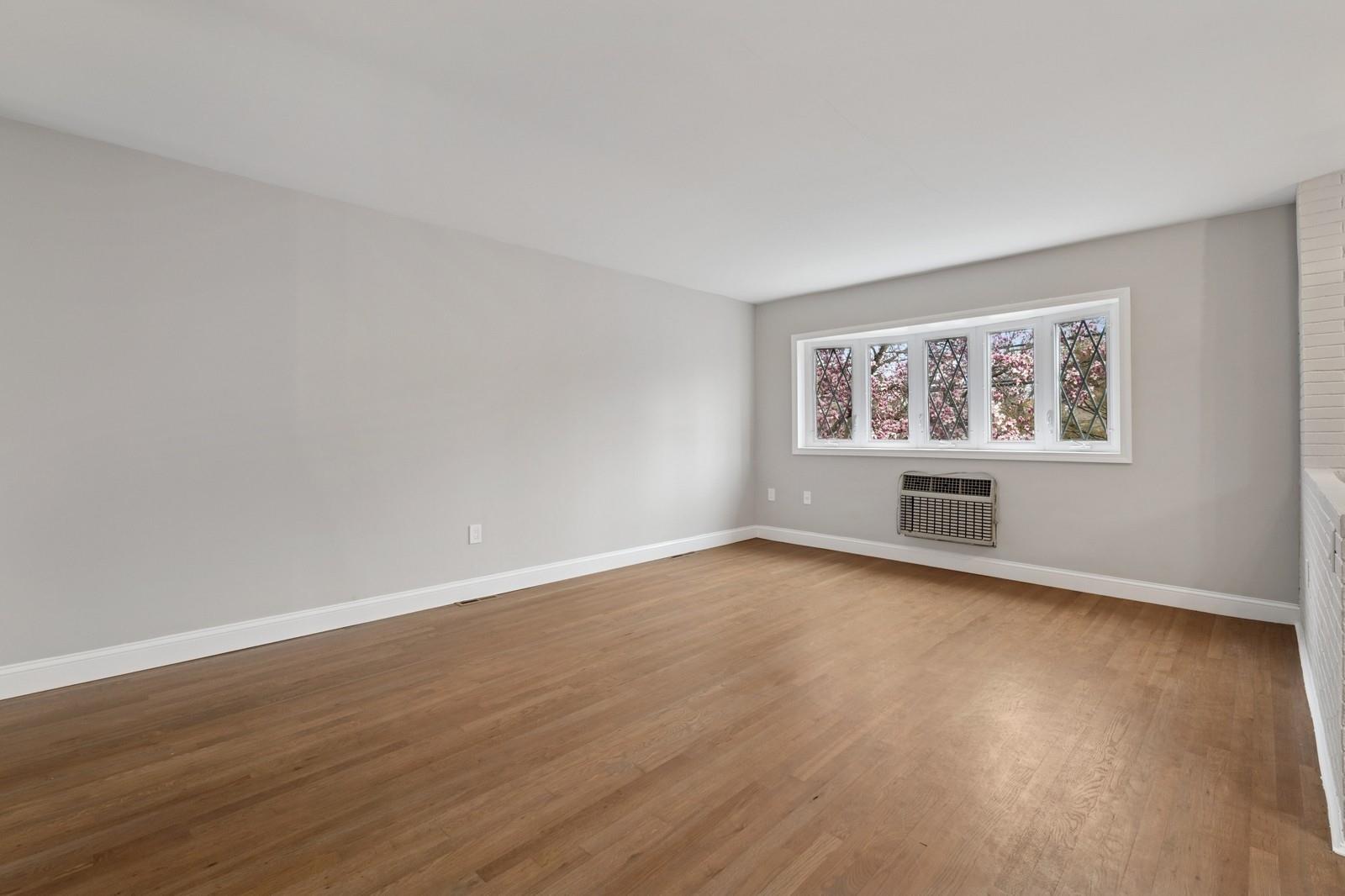 2665 Harding Ave, Bronx, NY 10465