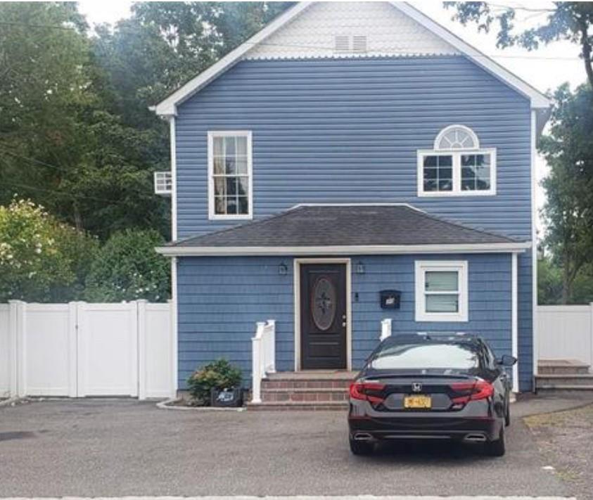 30 Mindres Avenue, Brentwood, NY 11717