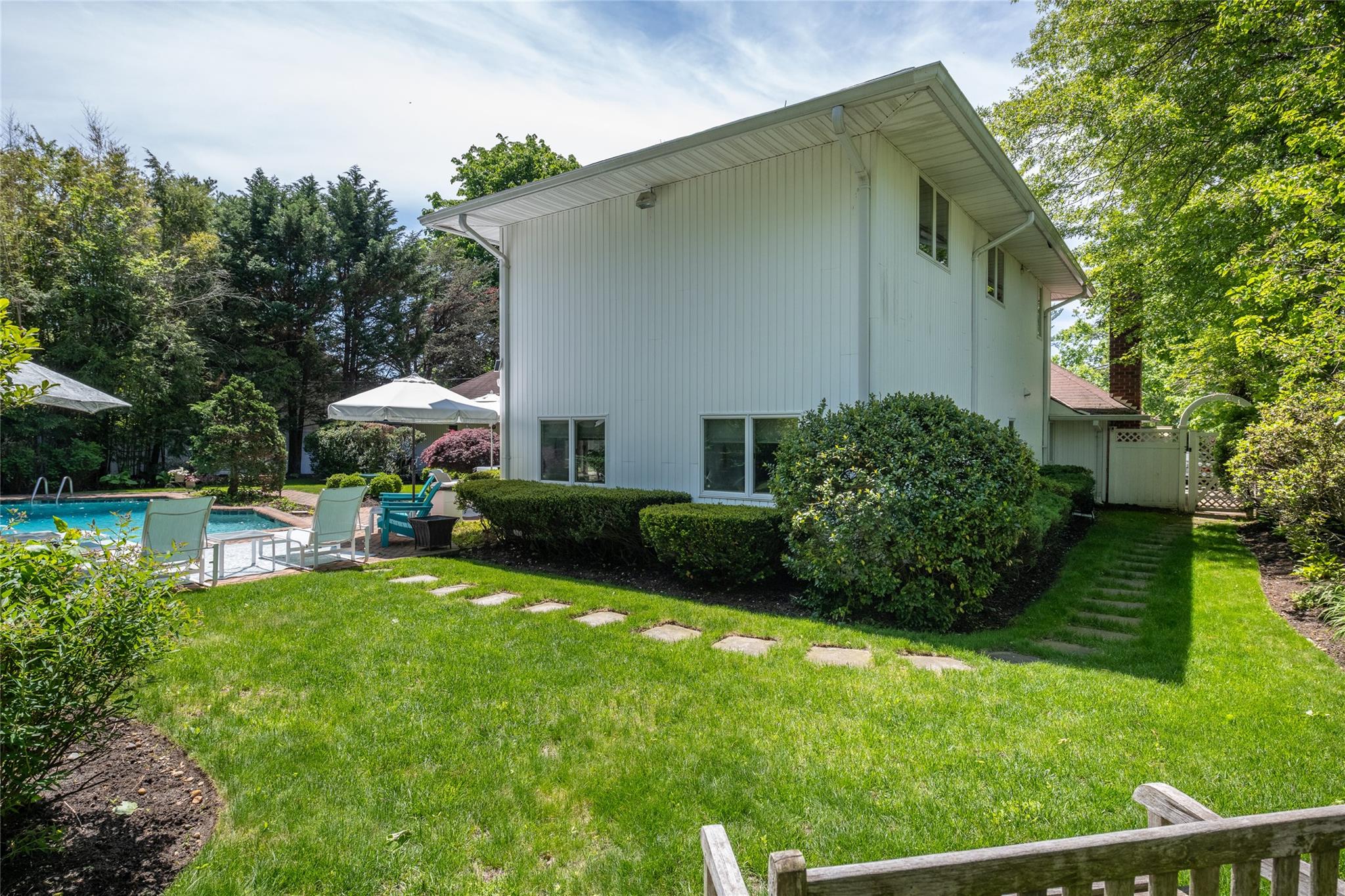 94 Schoolhouse Lane, Roslyn Heights, NY 11577