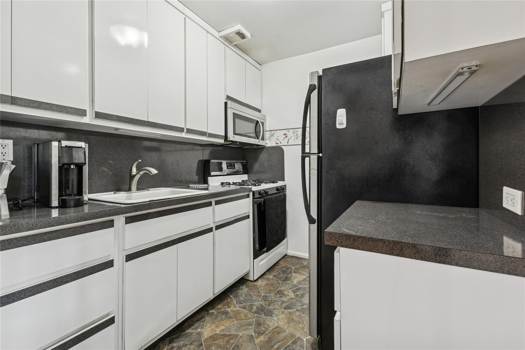 153-25 88th Street # 3D, Howard Beach, NY 11414