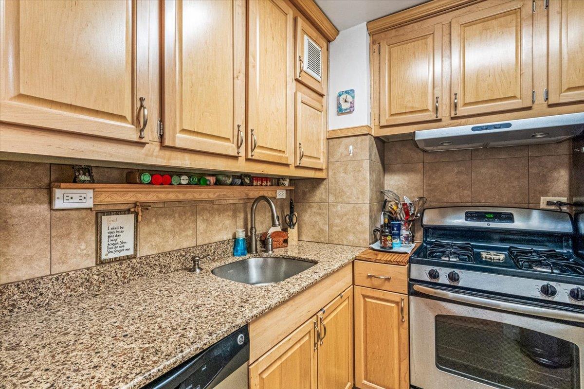 18-15 215th Street # 4H, Bayside, NY 11360