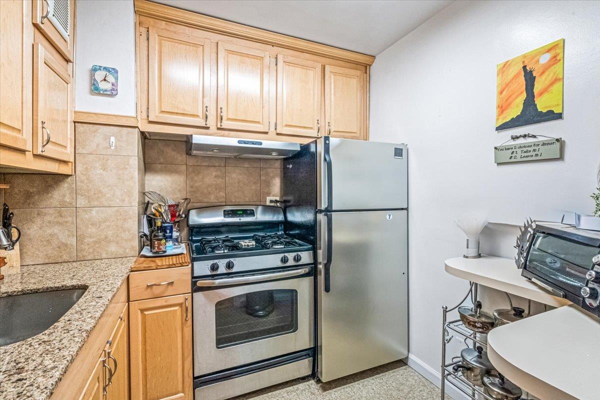 18-15 215th Street # 4H, Bayside, NY 11360