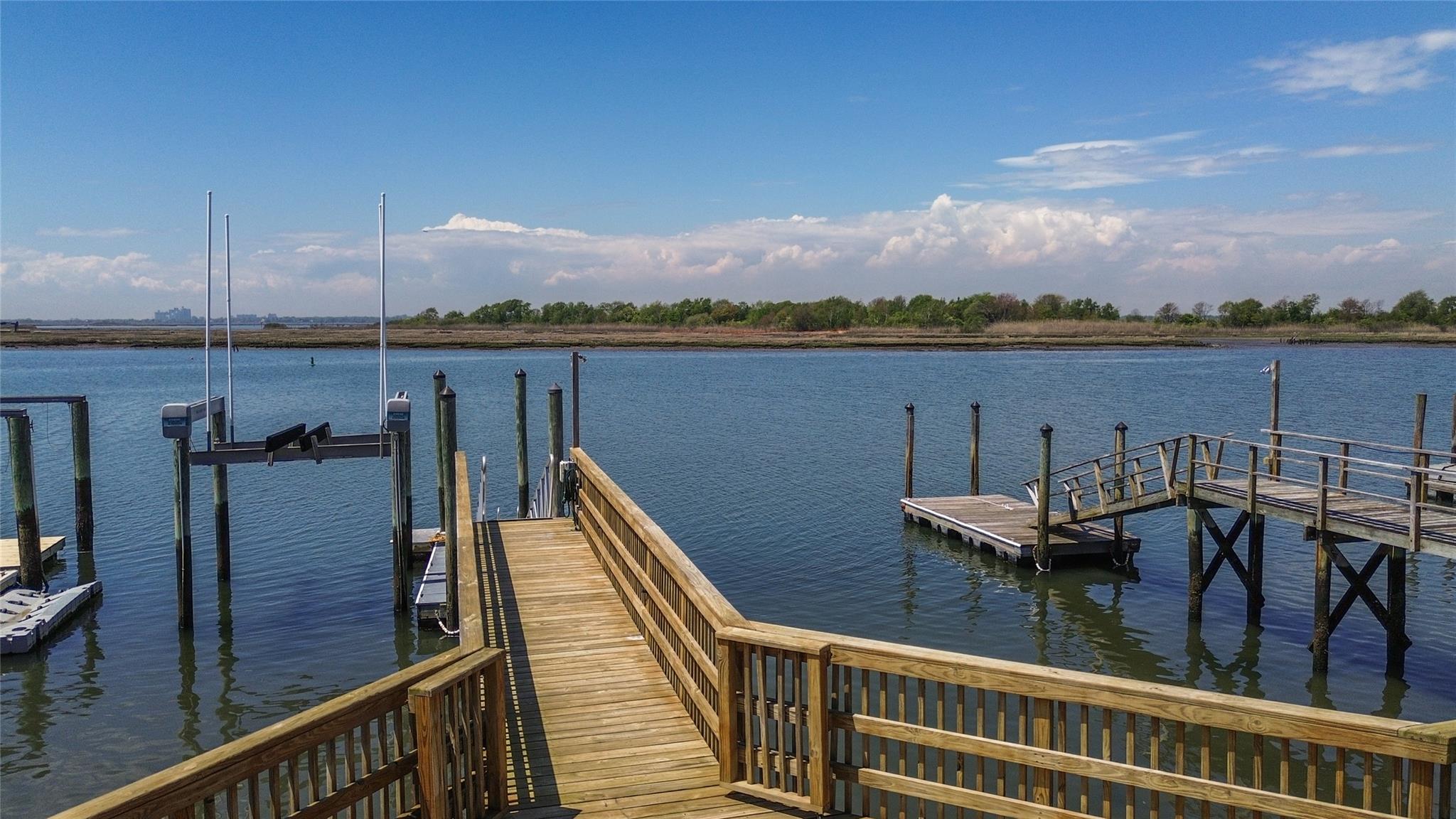 208 Block Lane, Harbor Isle, NY 11558