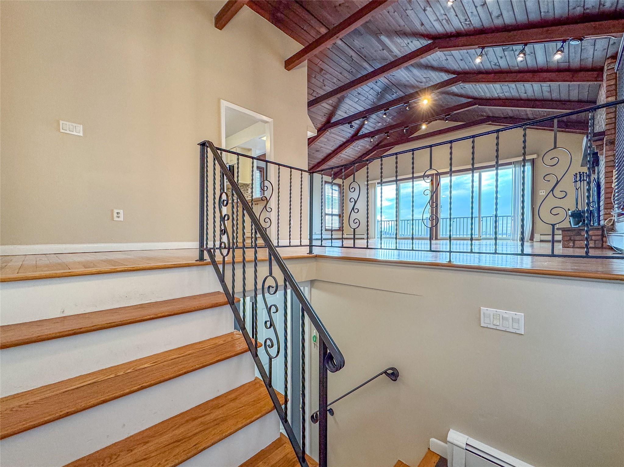 208 Block Lane, Harbor Isle, NY 11558