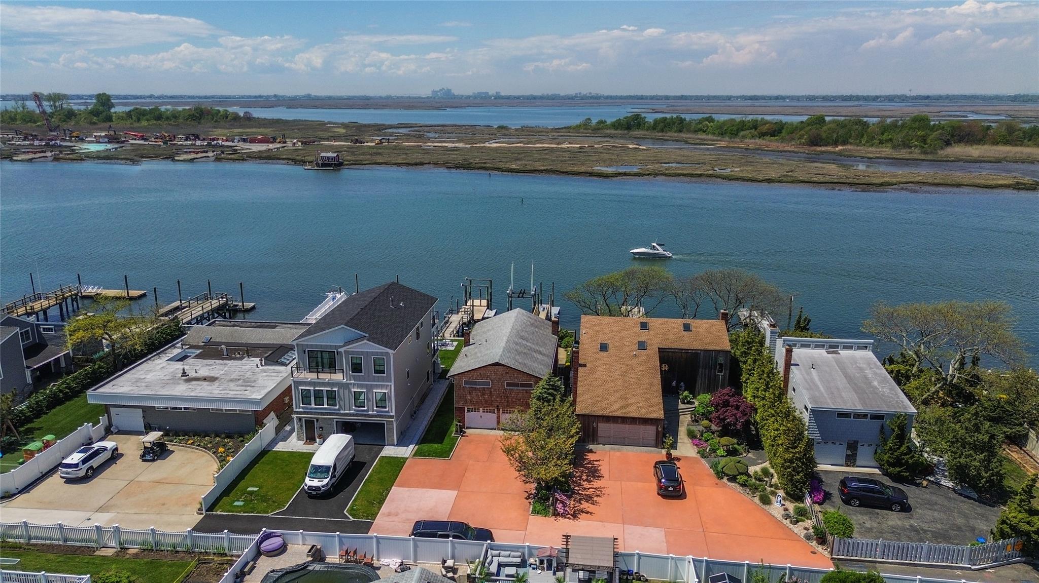 208 Block Lane, Harbor Isle, NY 11558