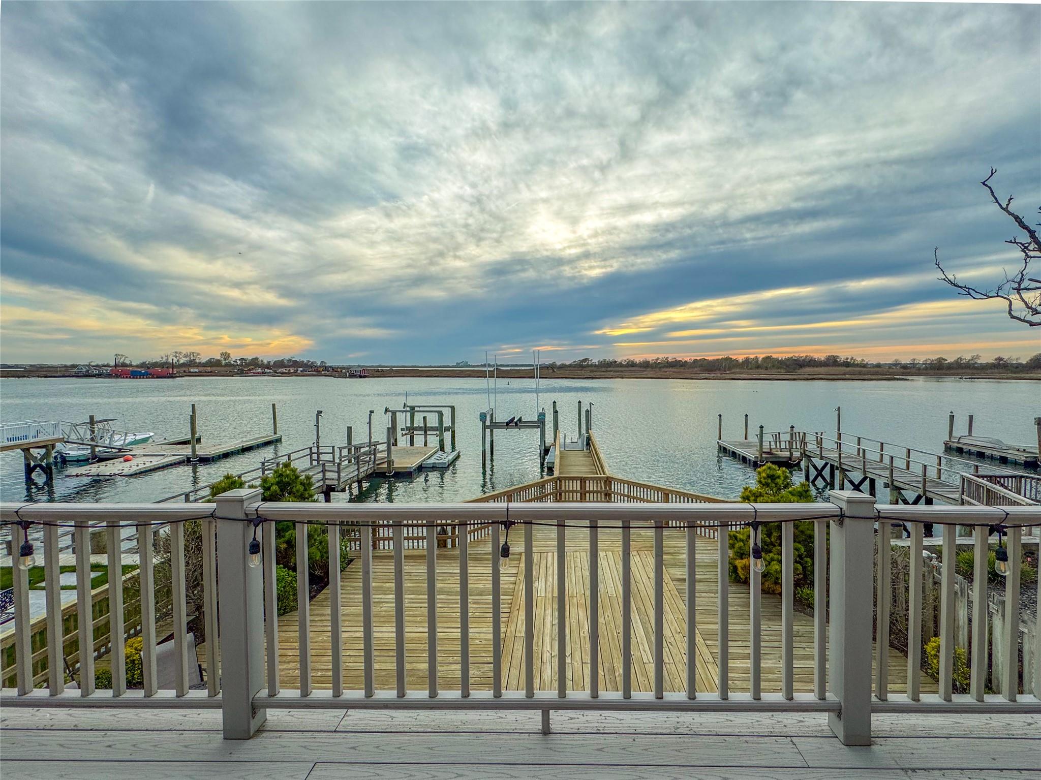 208 Block Lane, Harbor Isle, NY 11558