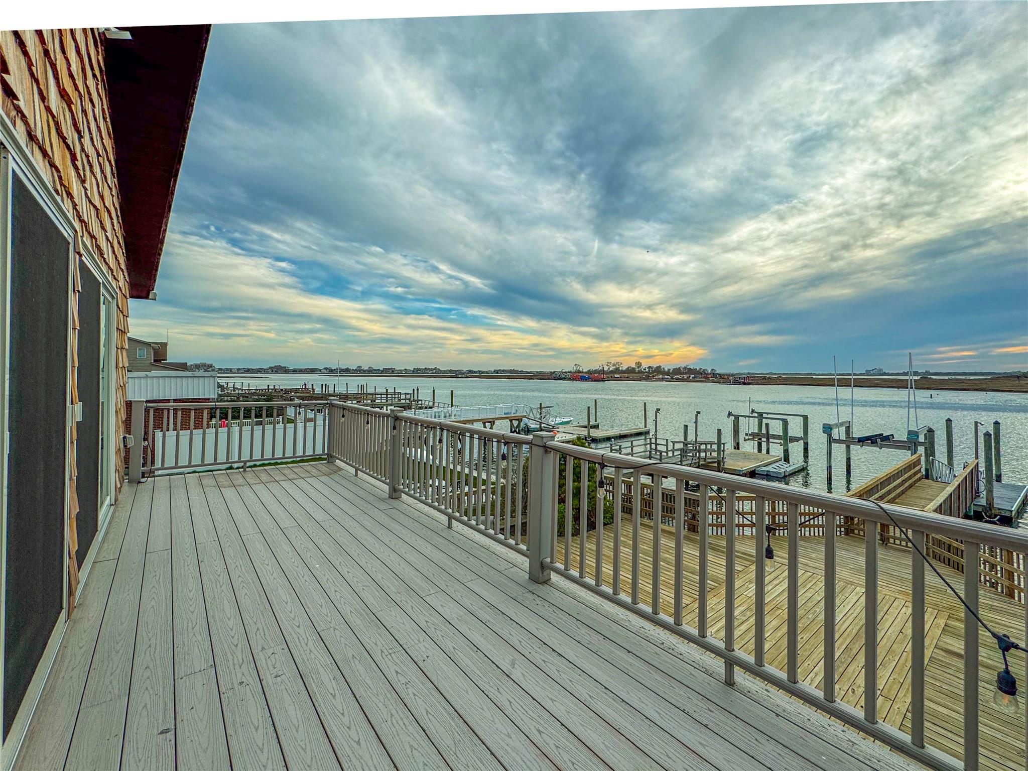 208 Block Lane, Harbor Isle, NY 11558