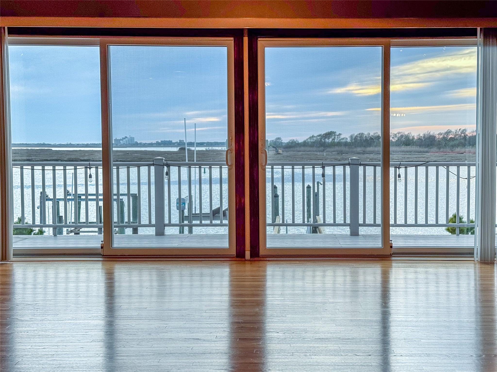 208 Block Lane, Harbor Isle, NY 11558