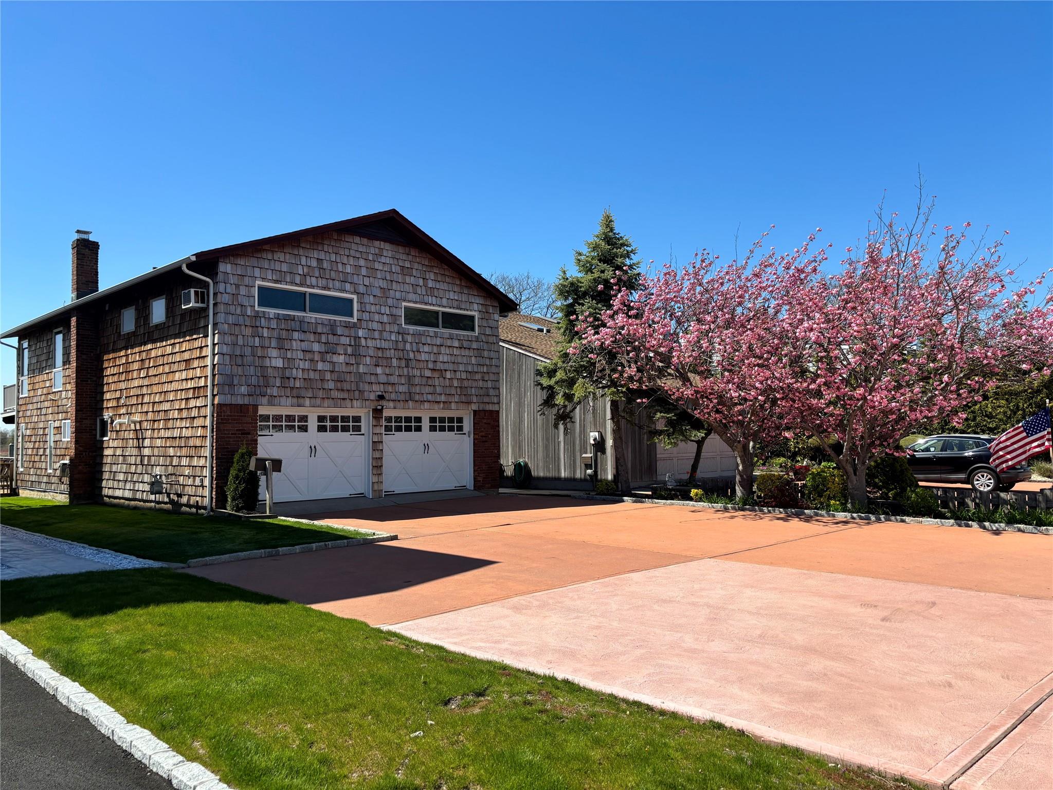 208 Block Lane, Harbor Isle, NY 11558