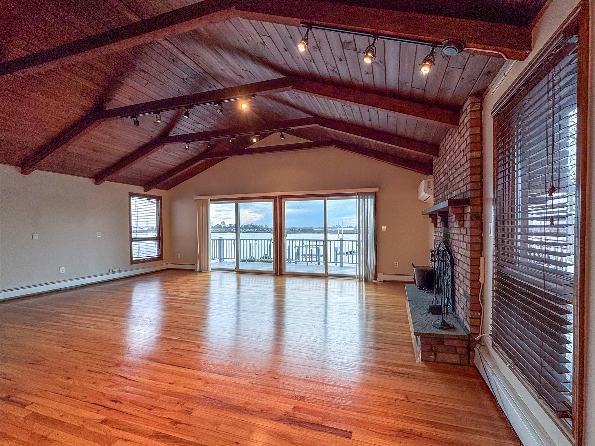 208 Block Lane, Harbor Isle, NY 11558