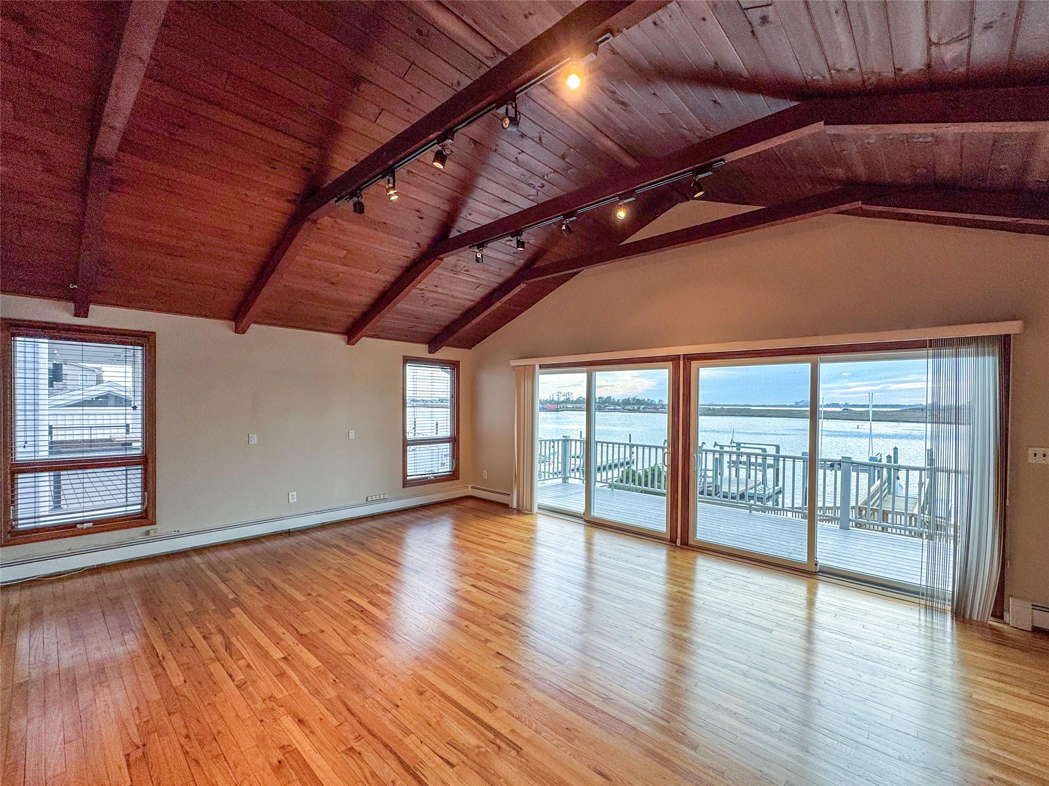 208 Block Lane, Harbor Isle, NY 11558