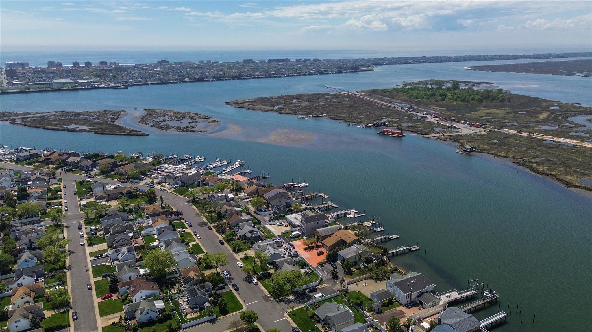 208 Block Lane, Harbor Isle, NY 11558