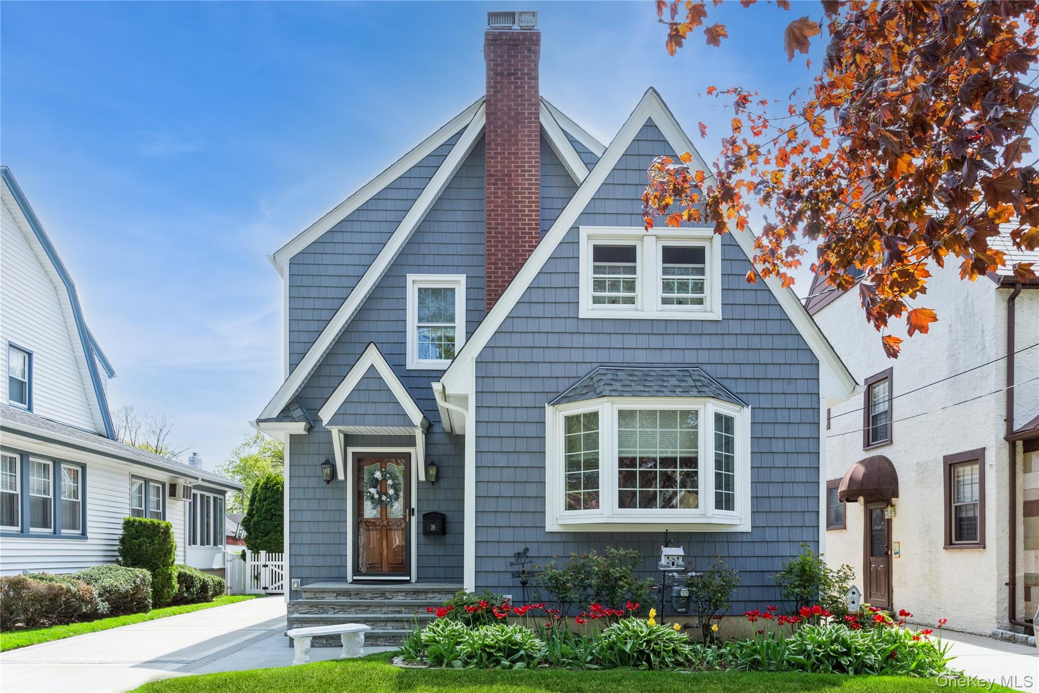 28 Willow Street, Floral Park, NY 11001