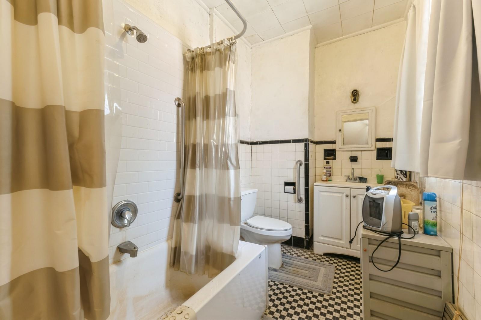 84-52 123 Street, Kew Gardens, NY 11415