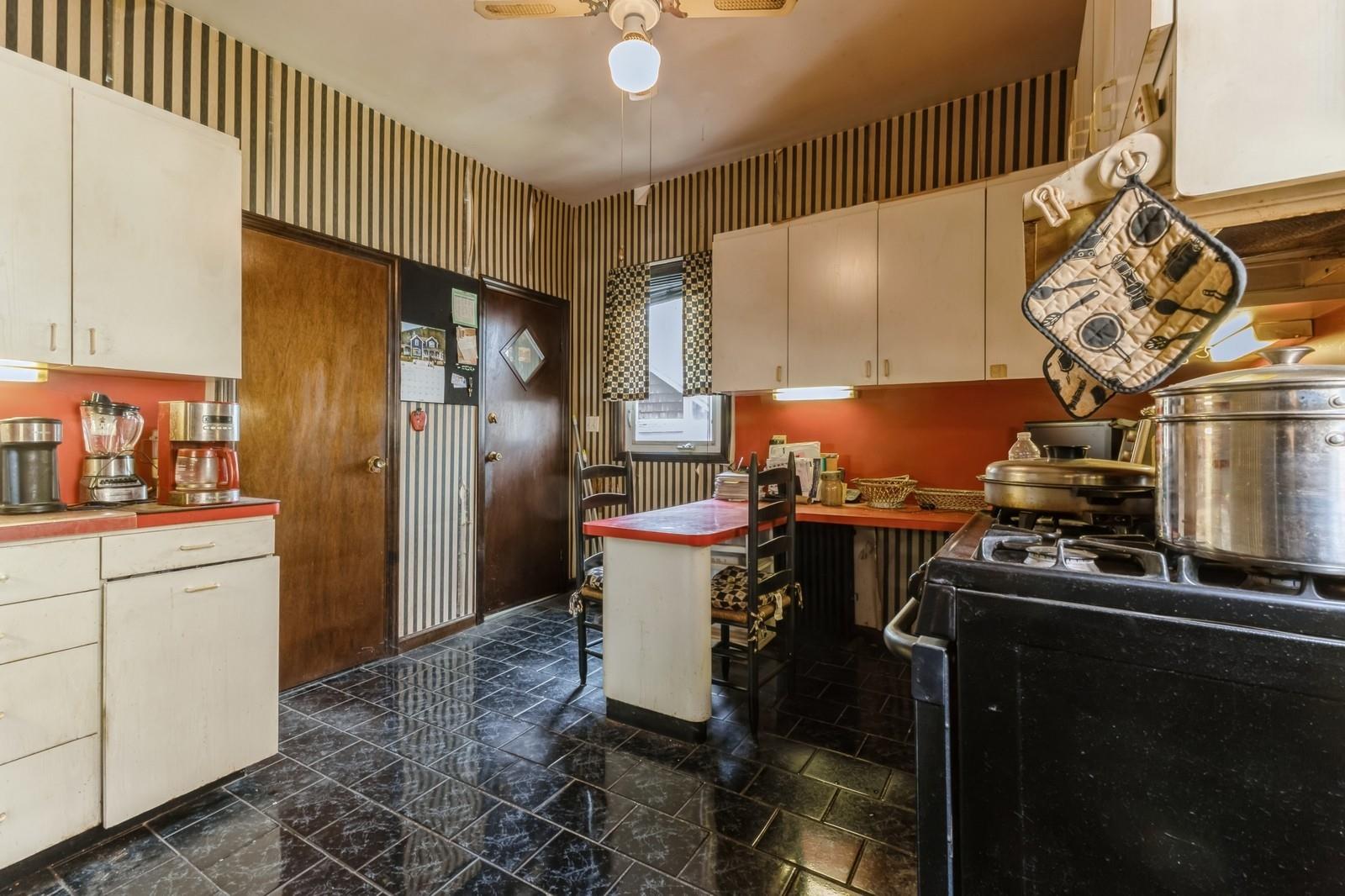 84-52 123 Street, Kew Gardens, NY 11415