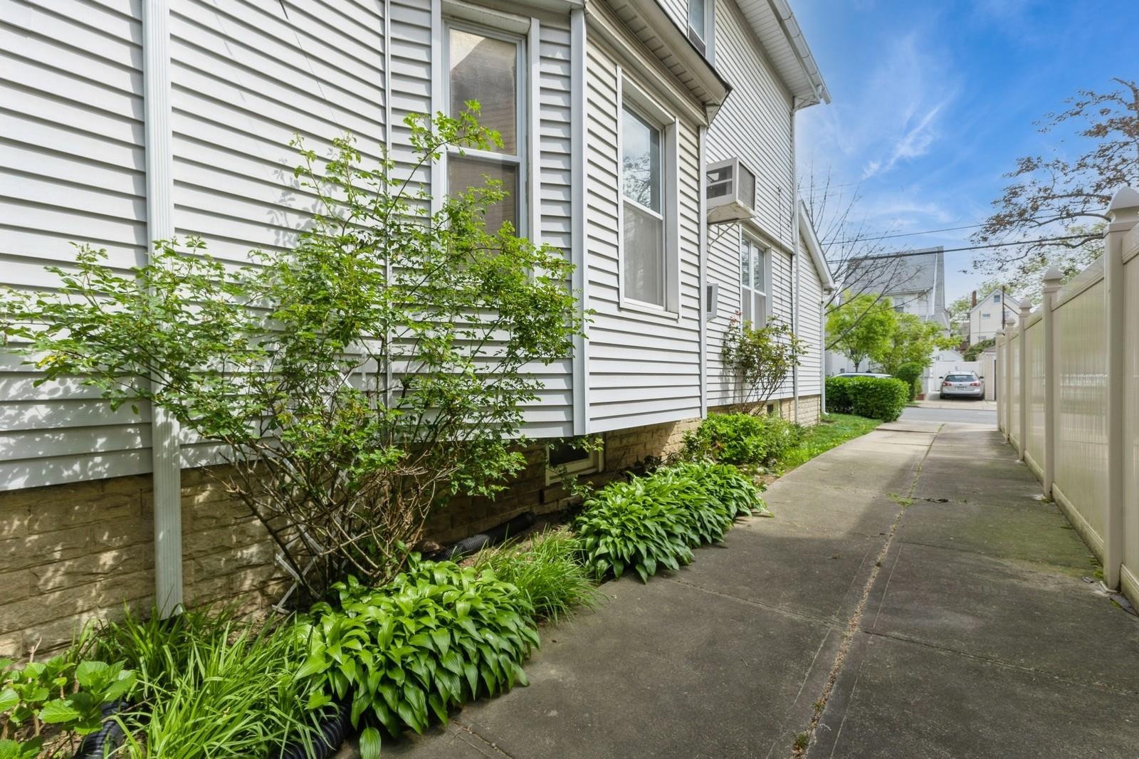 84-52 123 Street, Kew Gardens, NY 11415