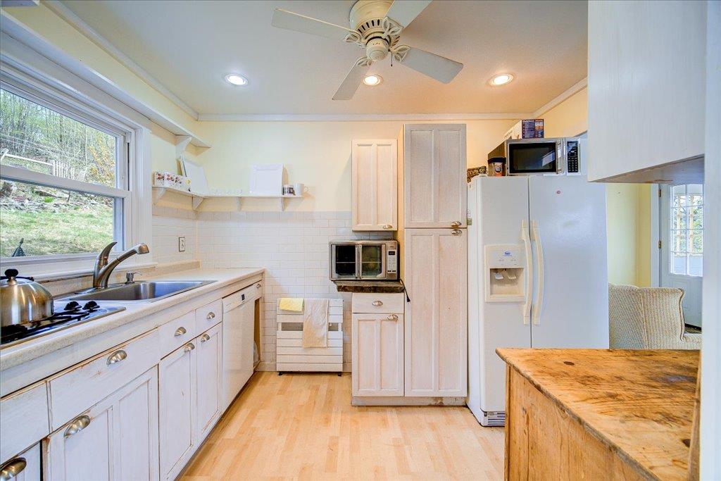 21 Lake Claire Drive, Middletown, NY 10940