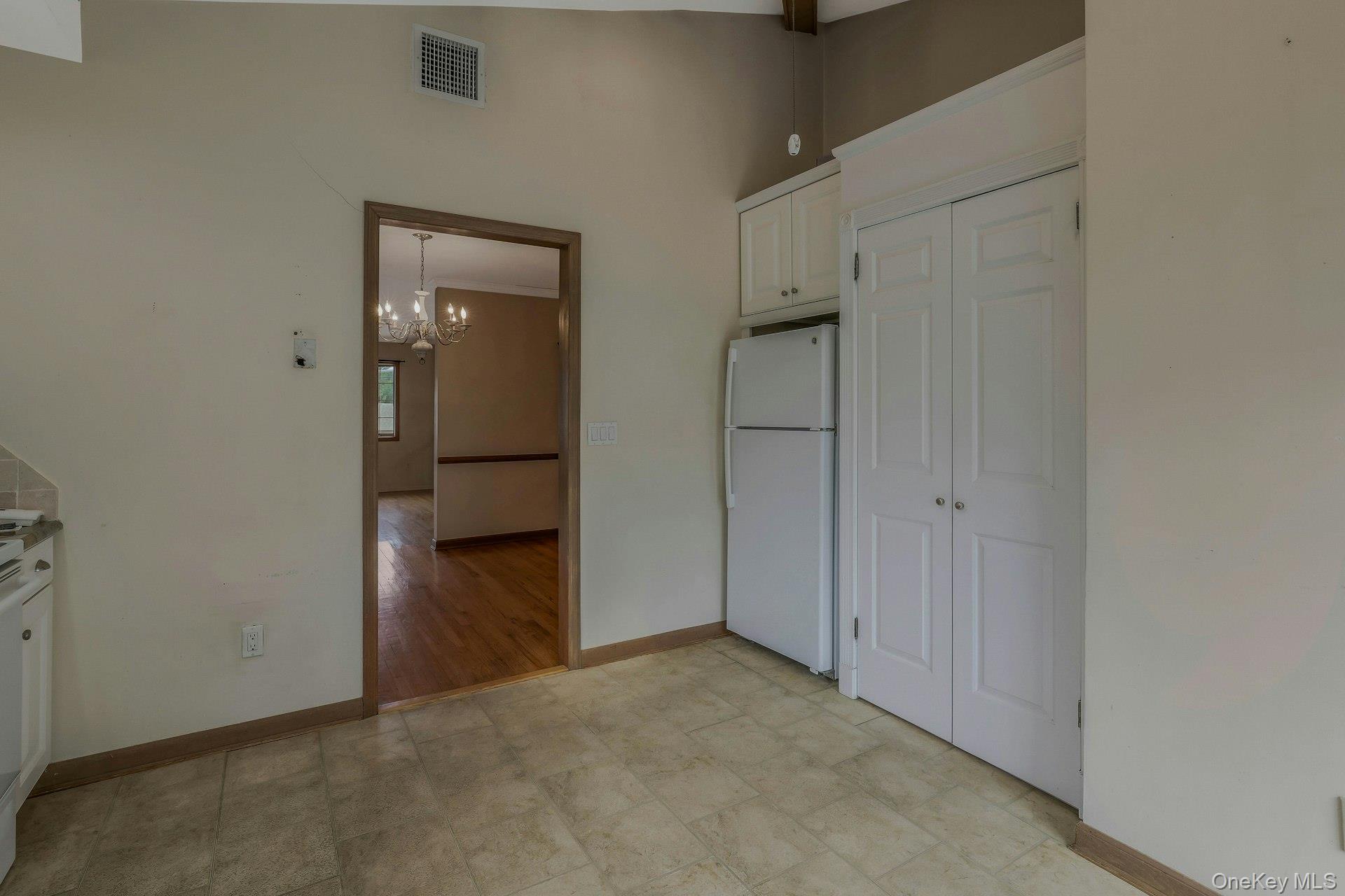 43 Floyd Place, East Norwich, NY 11732