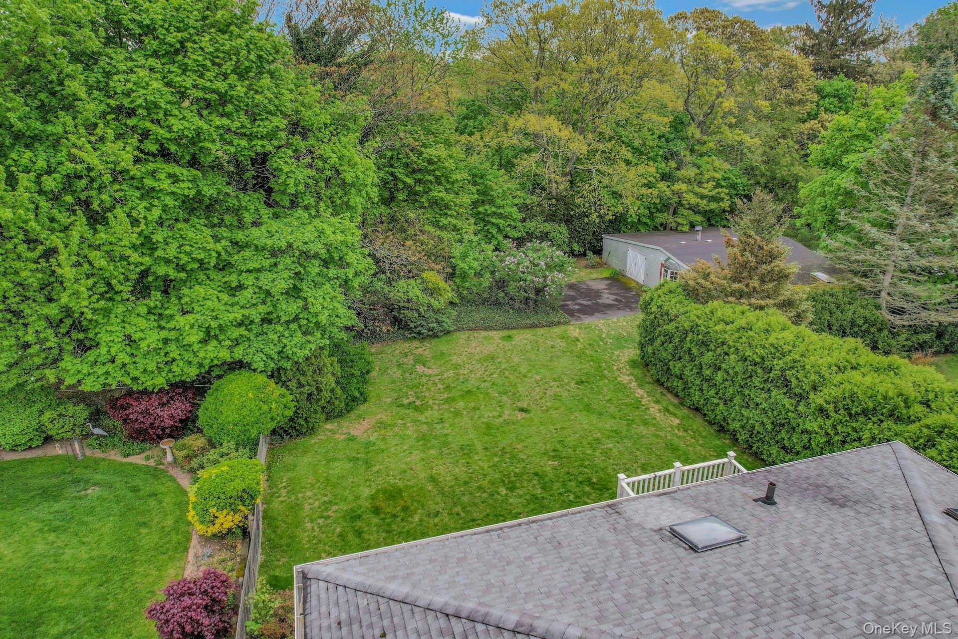 43 Floyd Place, East Norwich, NY 11732