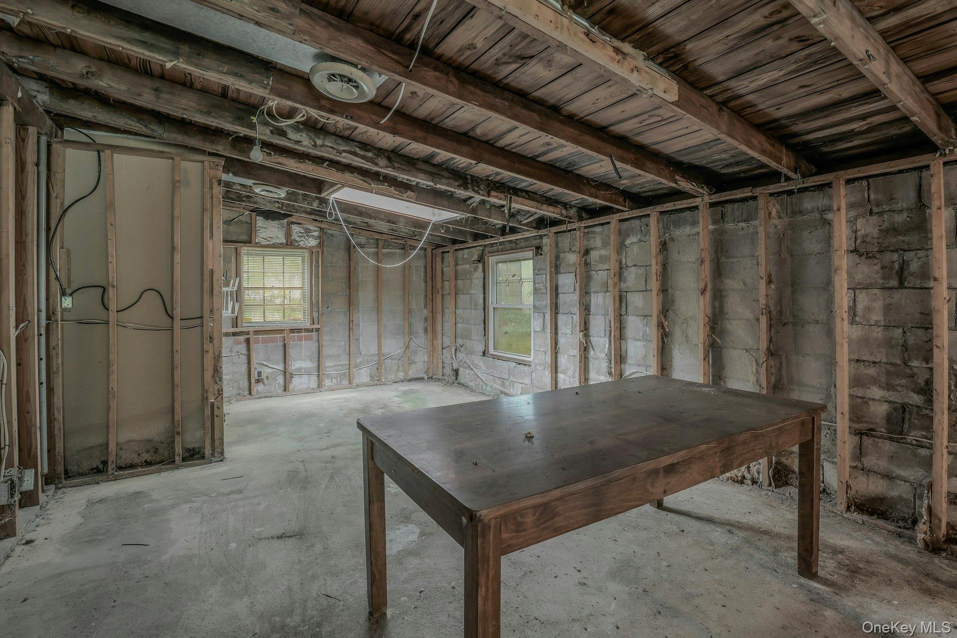 43 Floyd Place, East Norwich, NY 11732