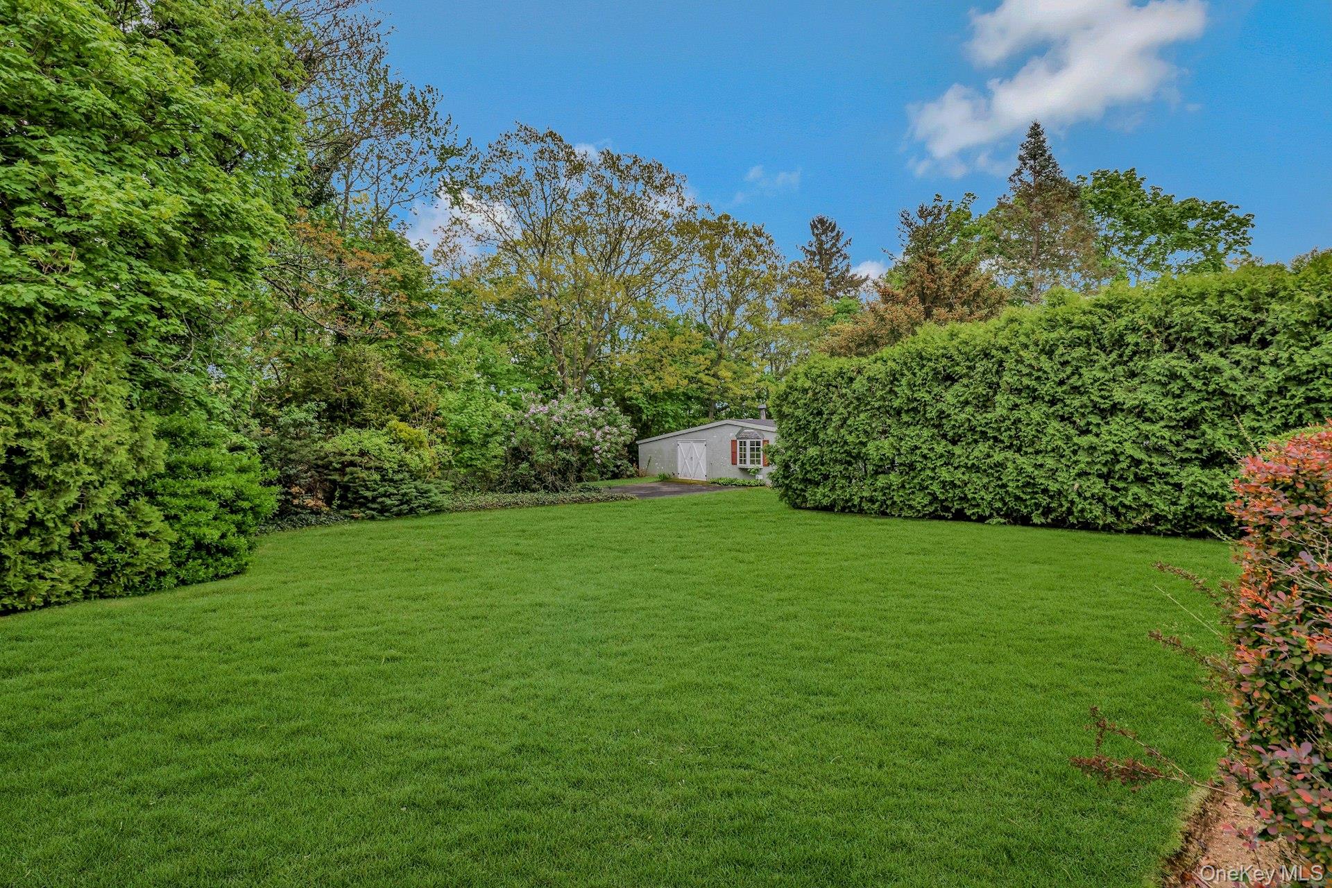 43 Floyd Place, East Norwich, NY 11732