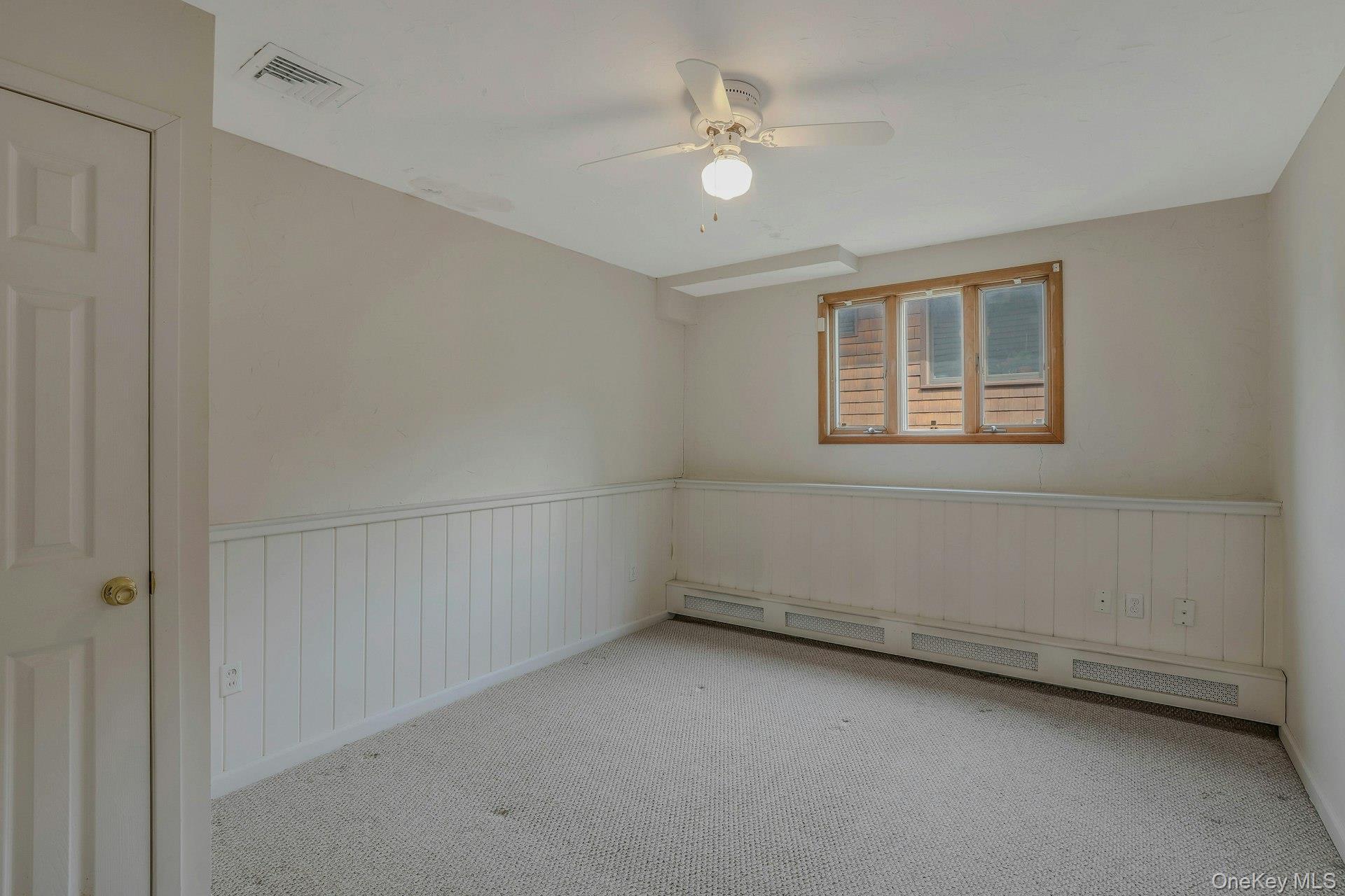 43 Floyd Place, East Norwich, NY 11732