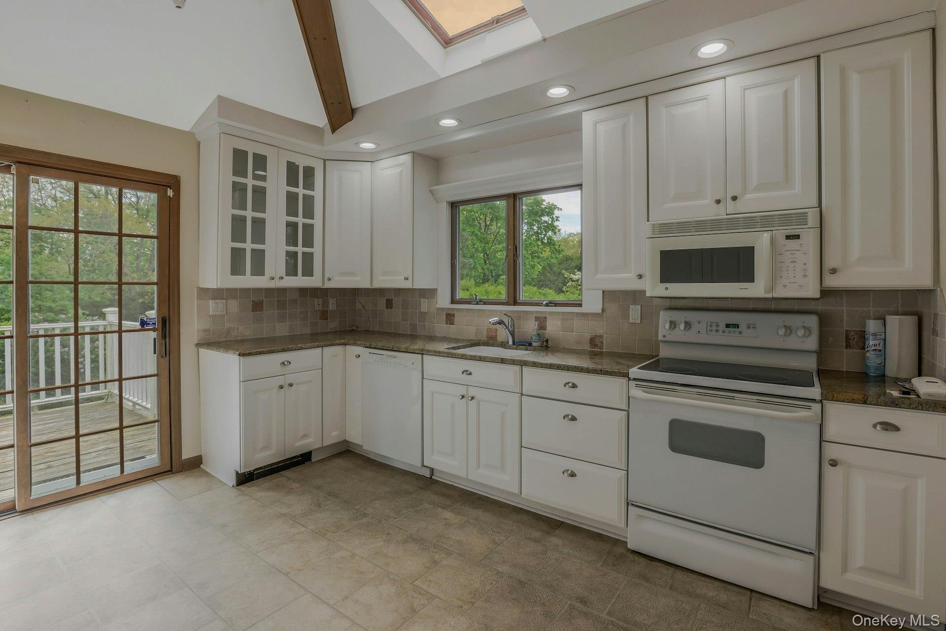 43 Floyd Place, East Norwich, NY 11732