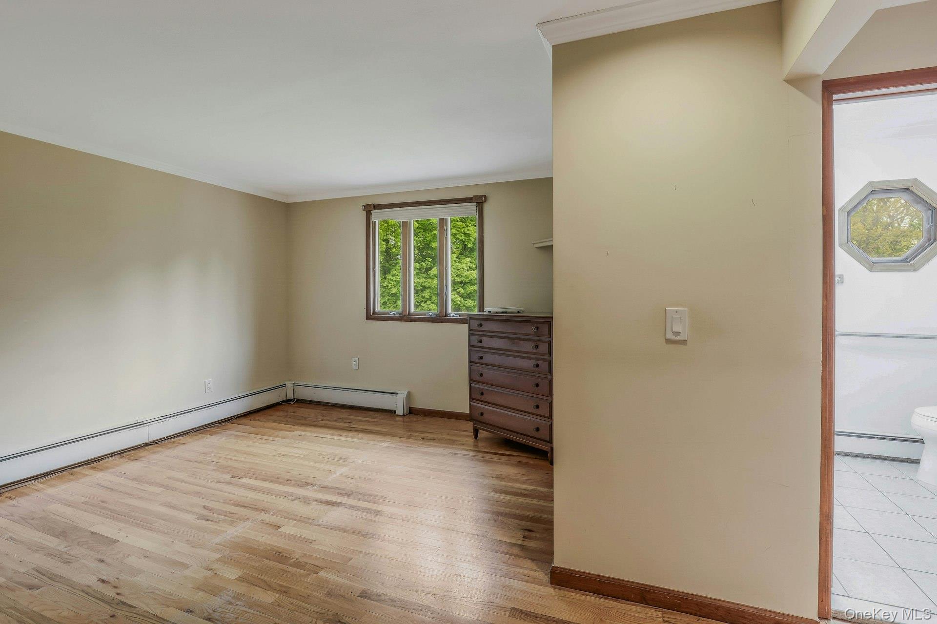 43 Floyd Place, East Norwich, NY 11732