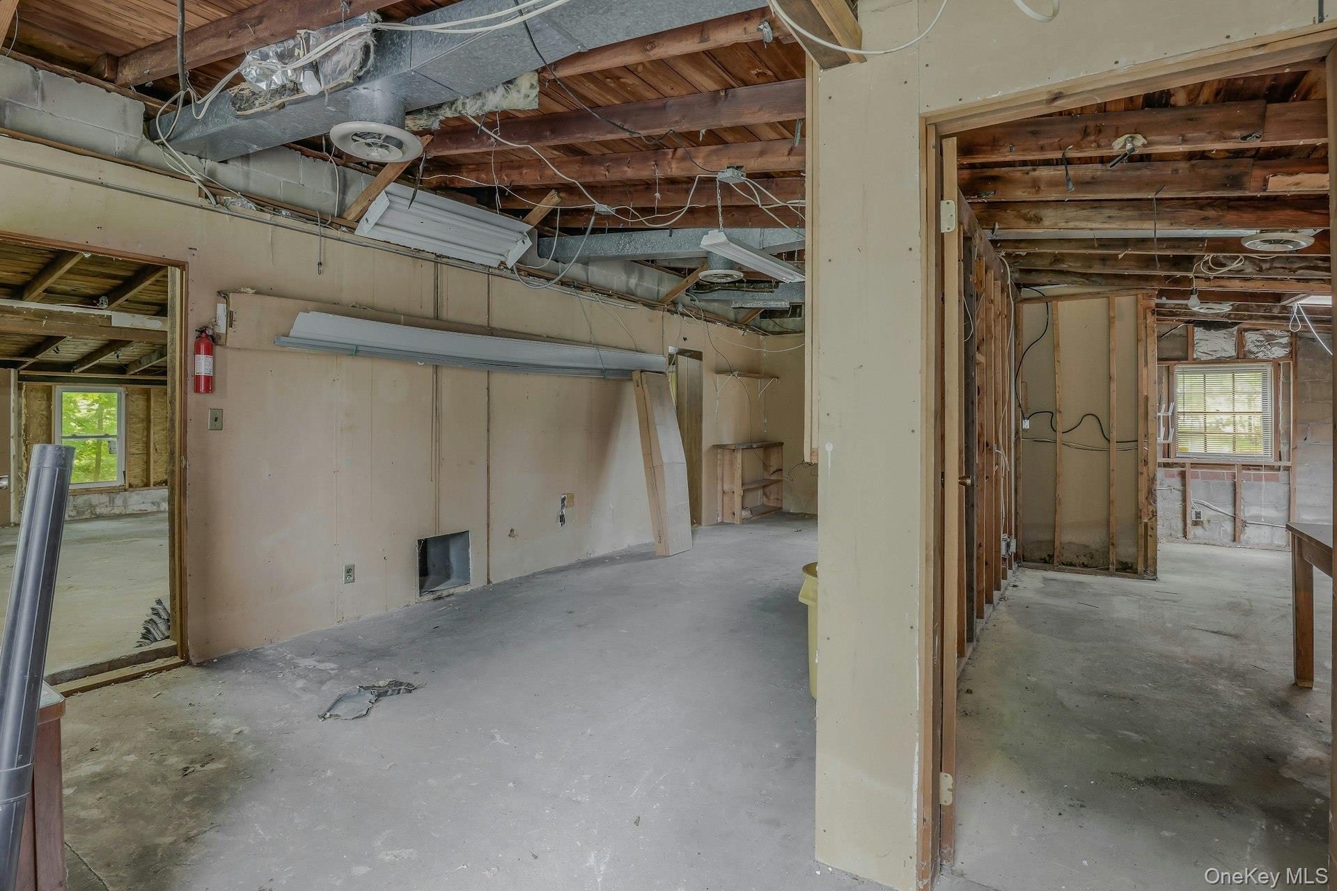 43 Floyd Place, East Norwich, NY 11732