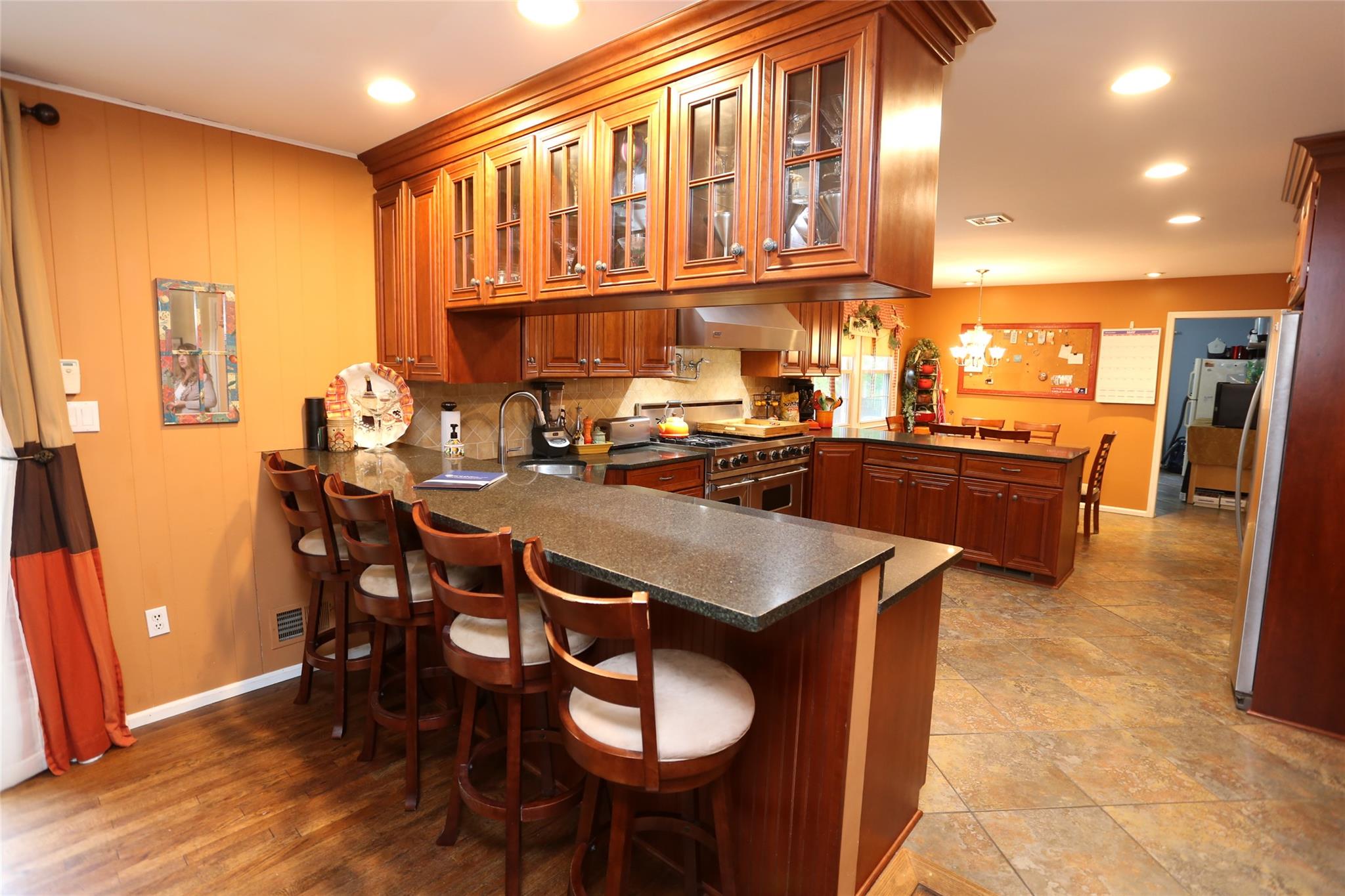 8 Rolling Way, New City, NY 10956