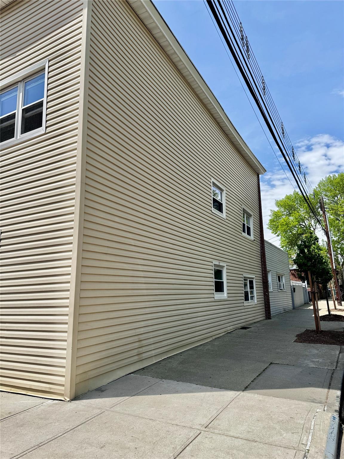 87-17 95th Ave, Ozone Park, NY 11416