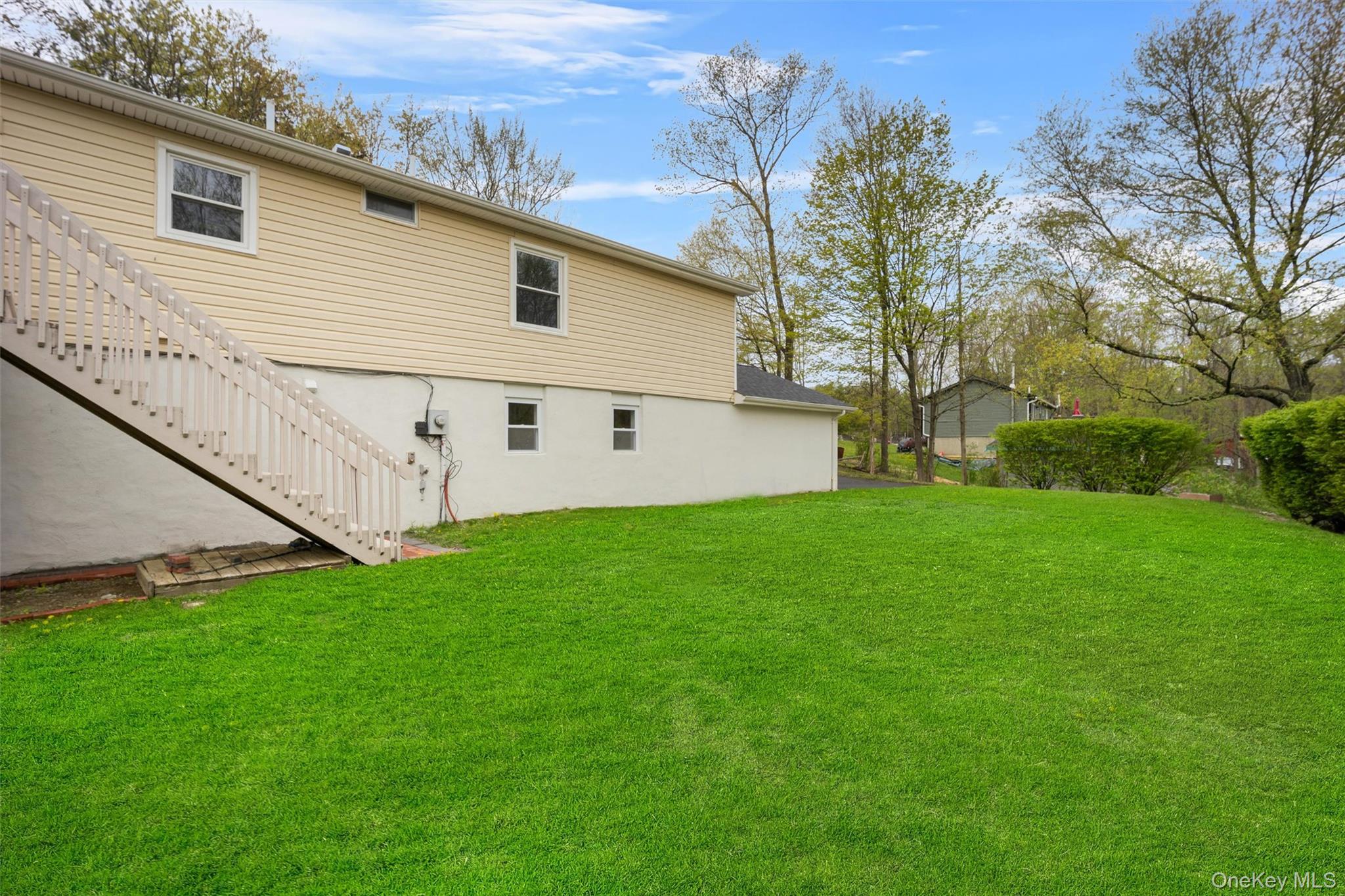 122 Susan Drive, Poughquag, NY 12570