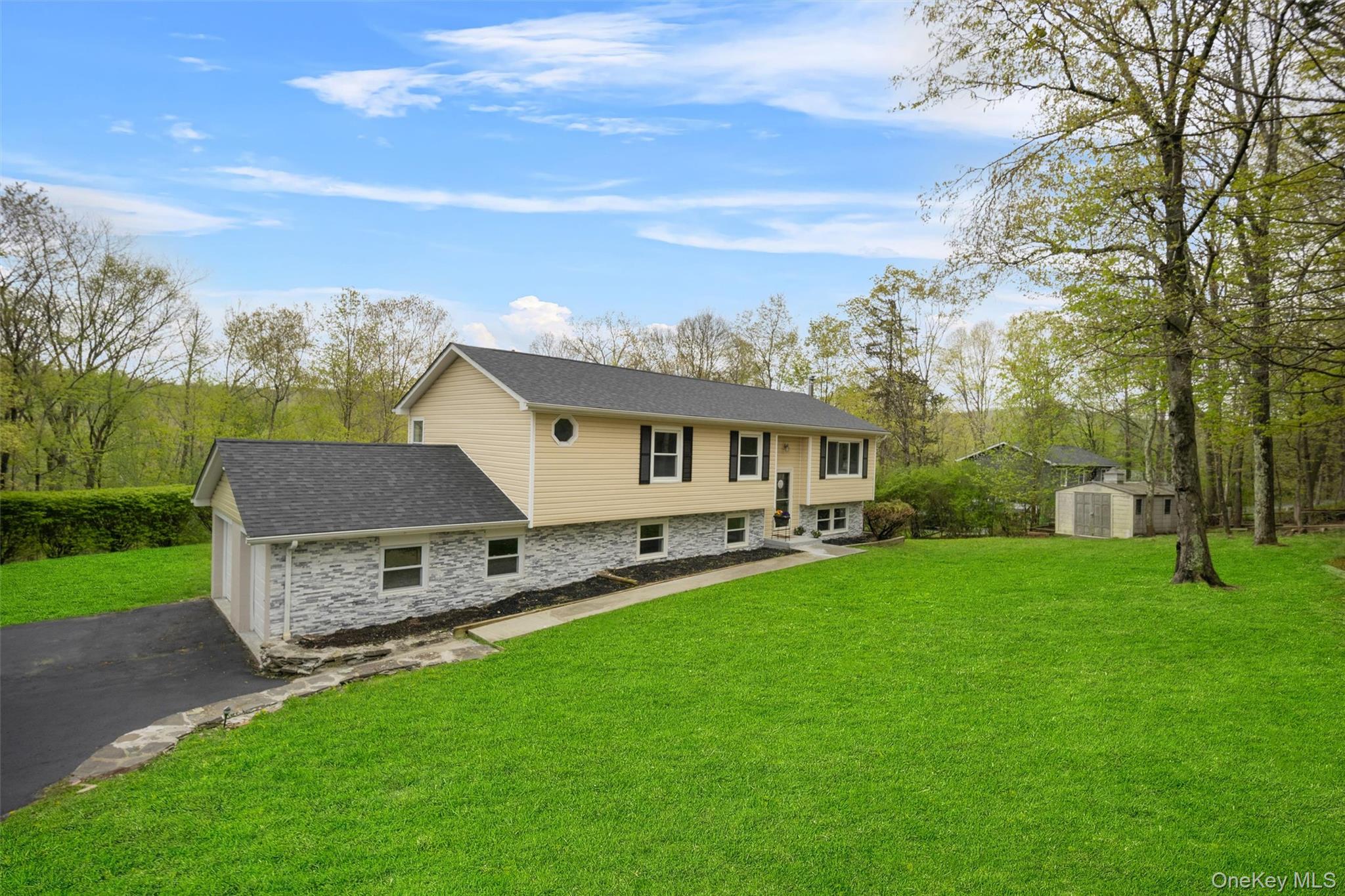 122 Susan Drive, Poughquag, NY 12570