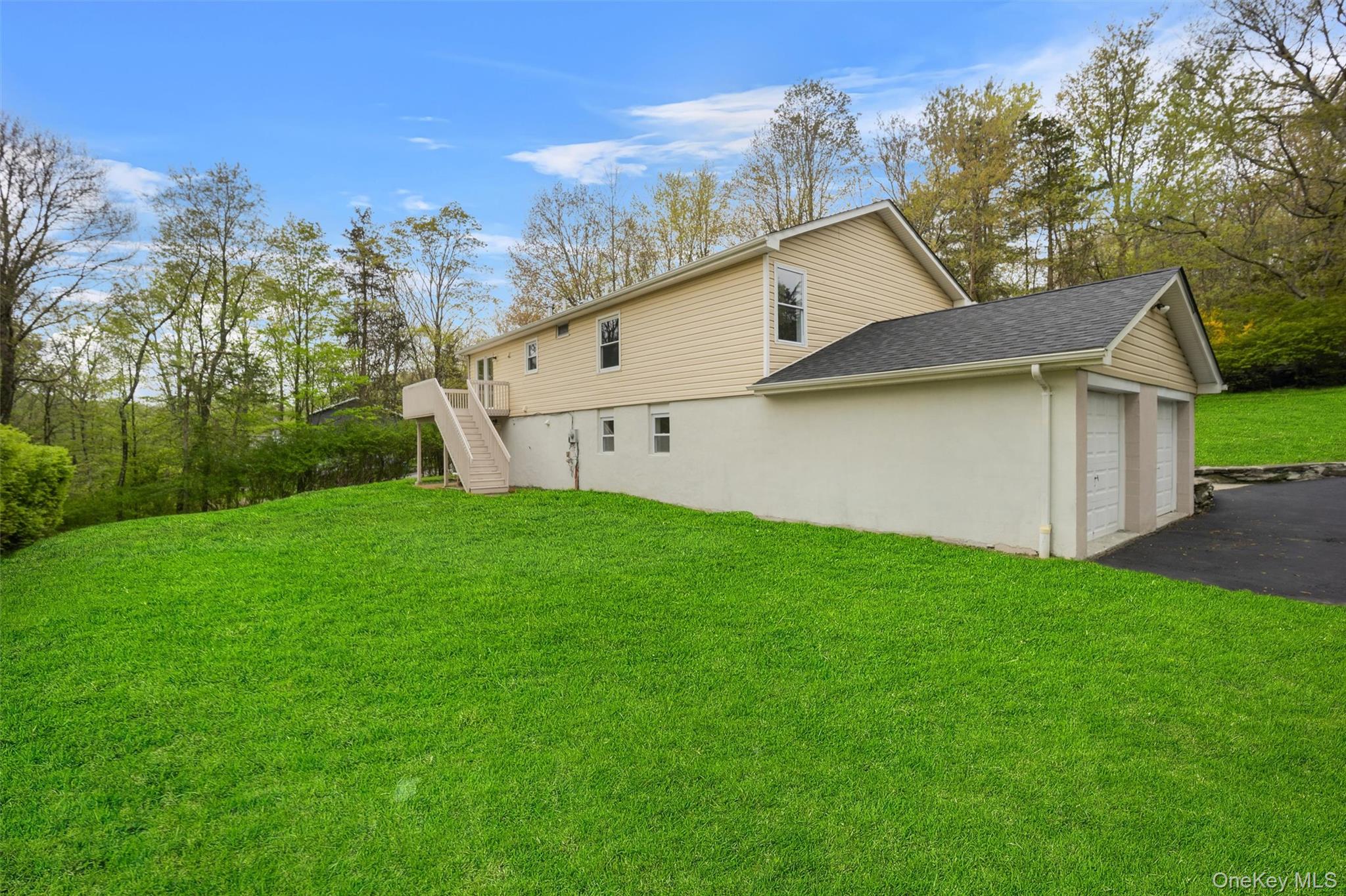 122 Susan Drive, Poughquag, NY 12570