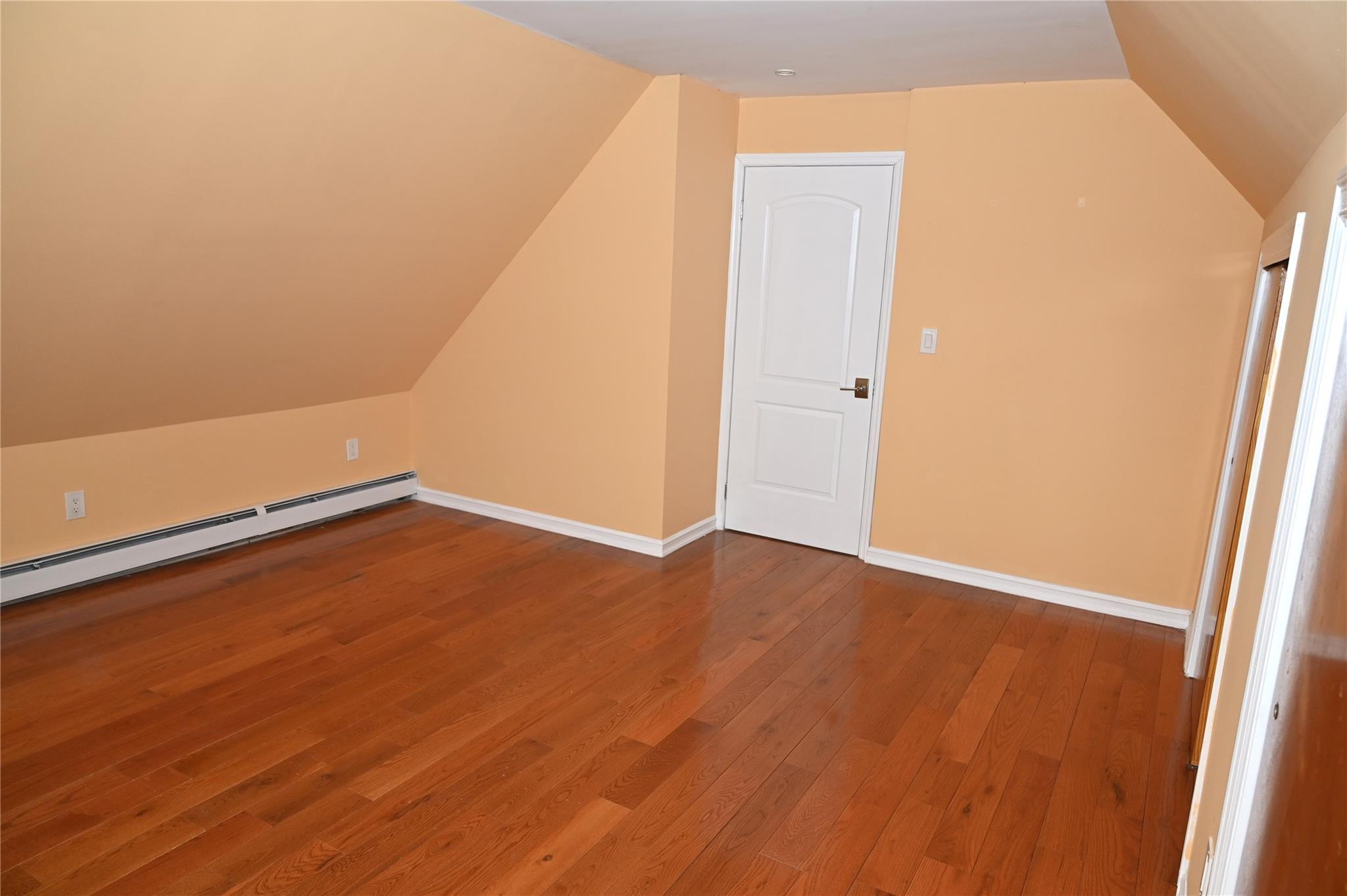 8260 266th Street, Glen Oaks, NY 11004