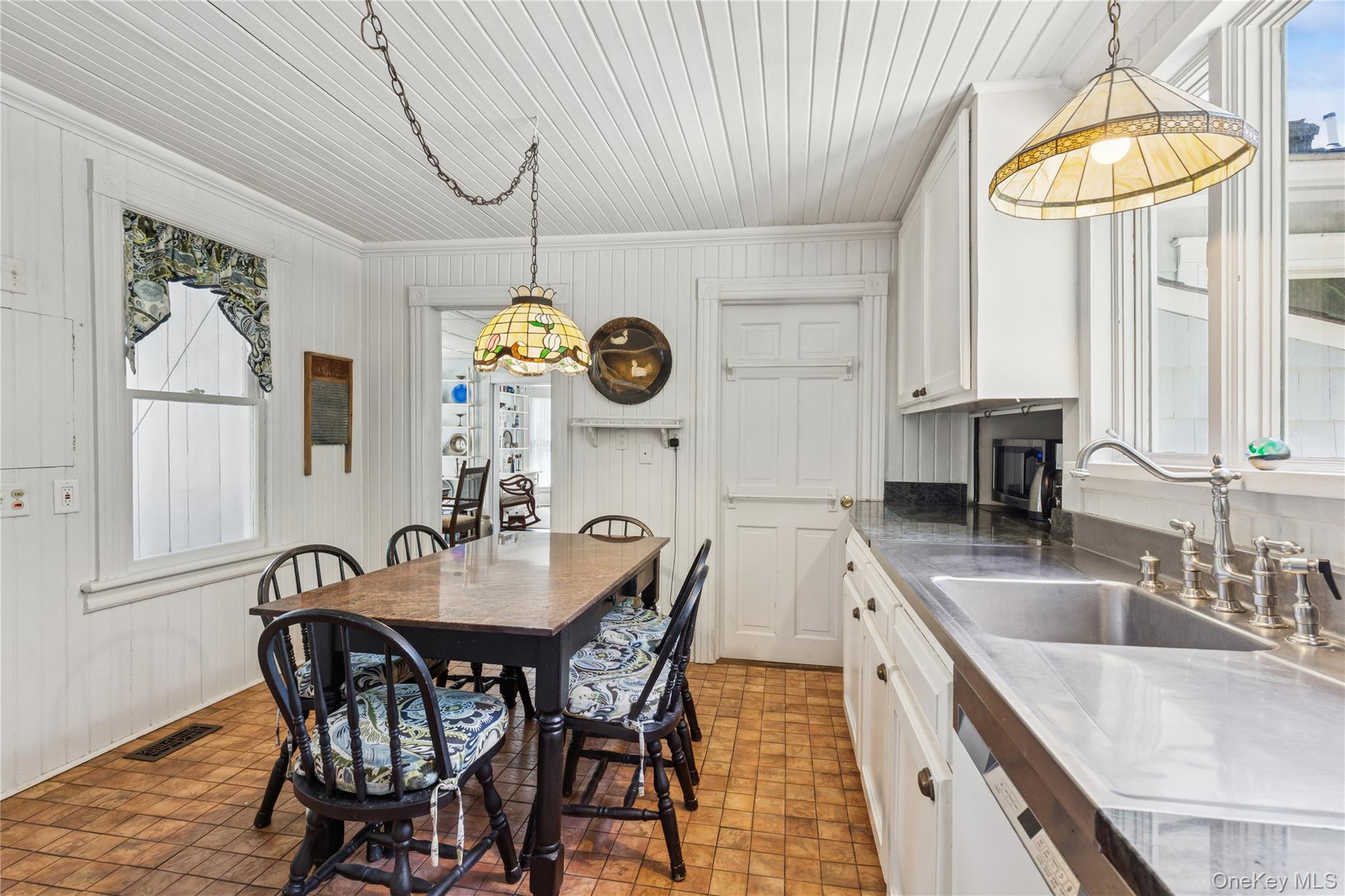 264 Washington Avenue, Jamesport, NY 11947